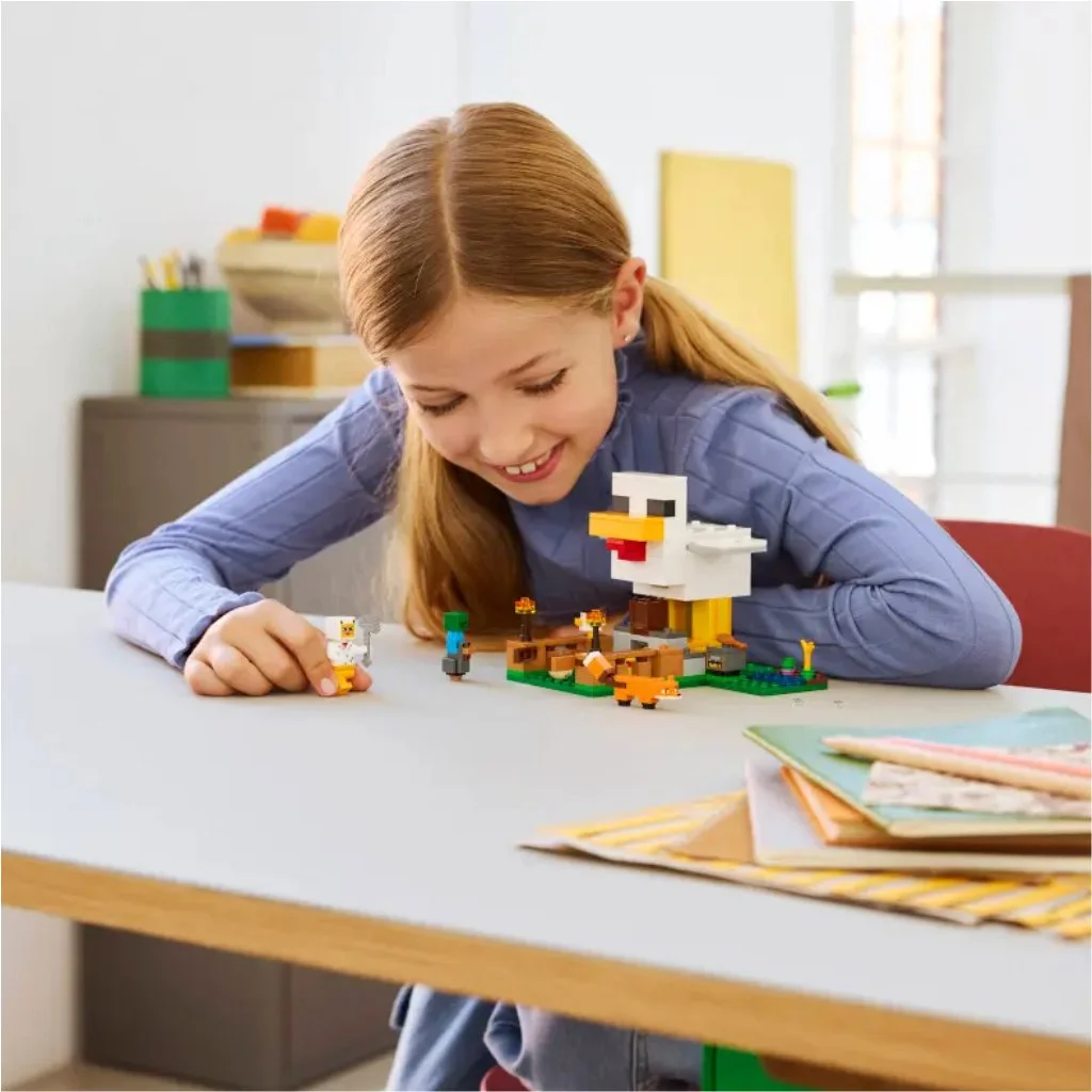 LEGO® Minecraft: Csirkefarm (21585) kép 4