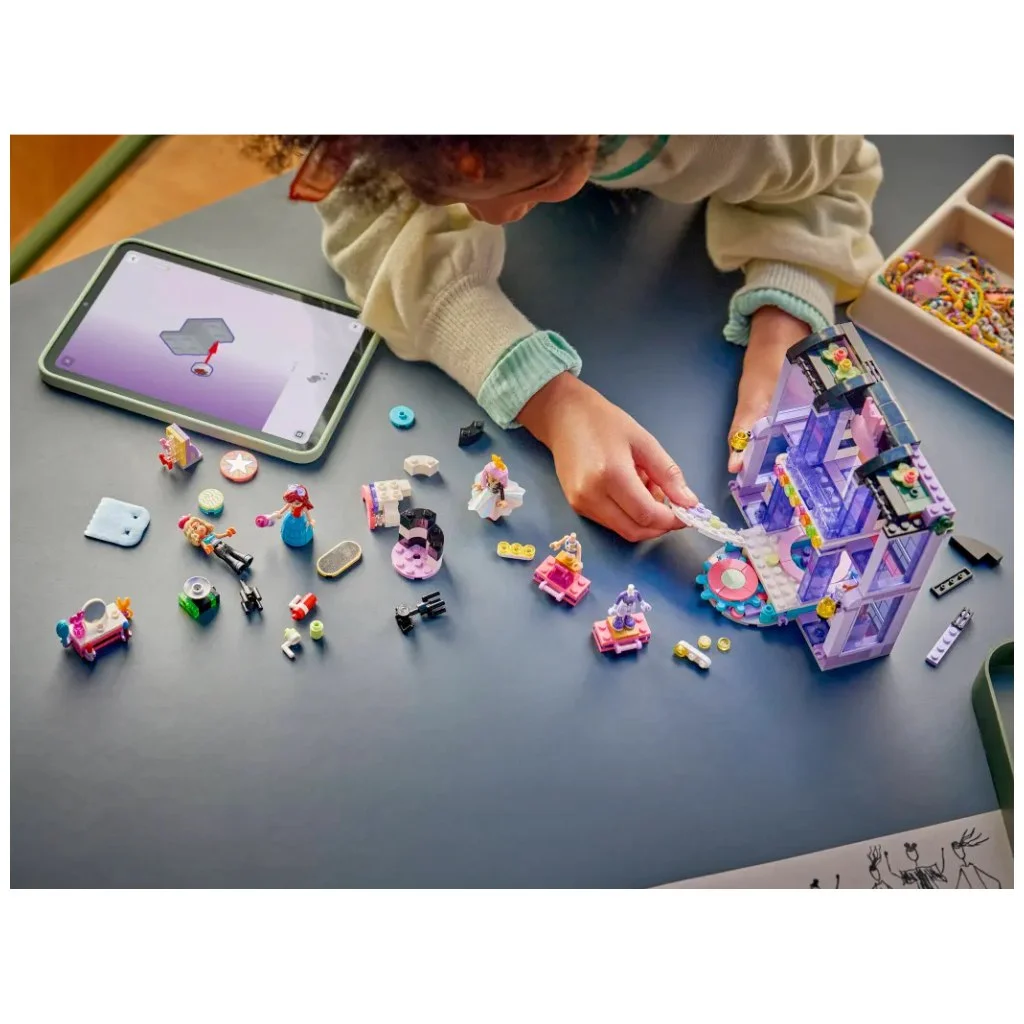 LEGO® Friends: Divatbemutató Heartlake Cityben (42685) kép 5