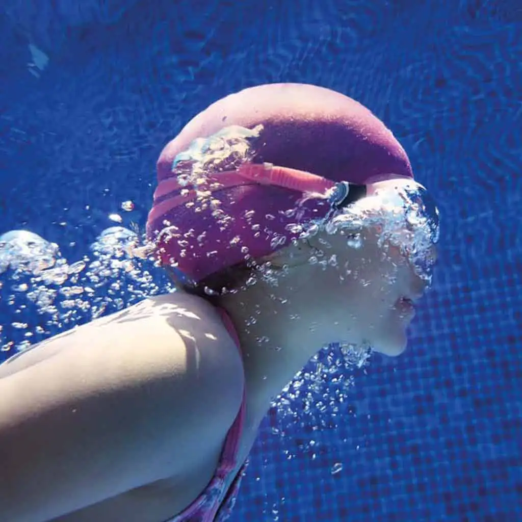 Bestway: Glider™ szilikon úszósapka 14 éves kortól 3 féle színben 1db kép 2