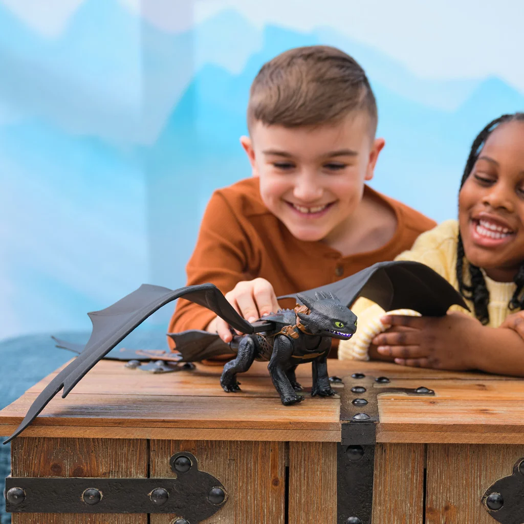 Így neveld a sárkányodat: Ultimate Plasma Blast Fogatlan sárkány játékfigura fénnyel és hanggal 38cm - Spin Master kép 4