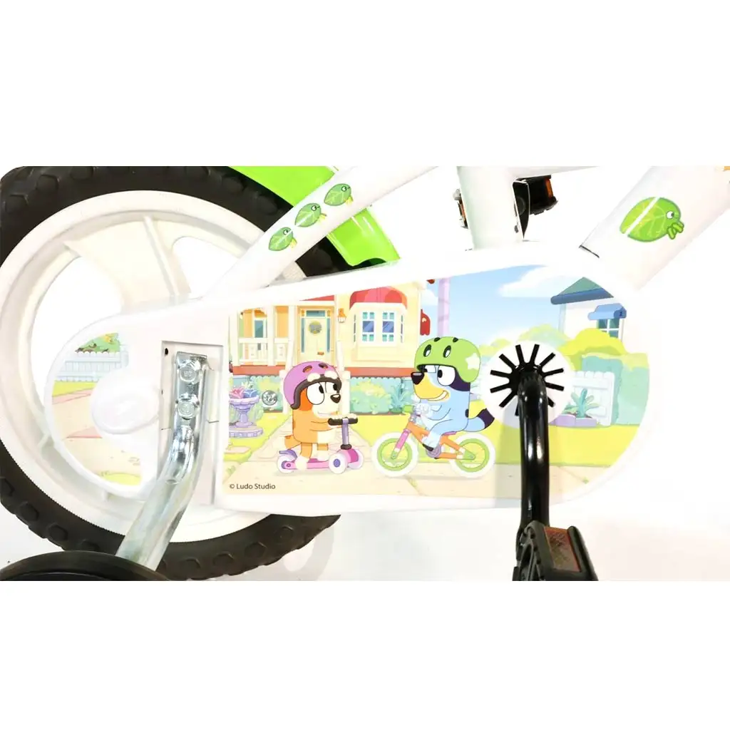 Bluey 12” gyerek bicikli kulacstartóval és oldalkerekekkel fehér-kék-zöld színben – Dino Bikes kerékpár kép 4