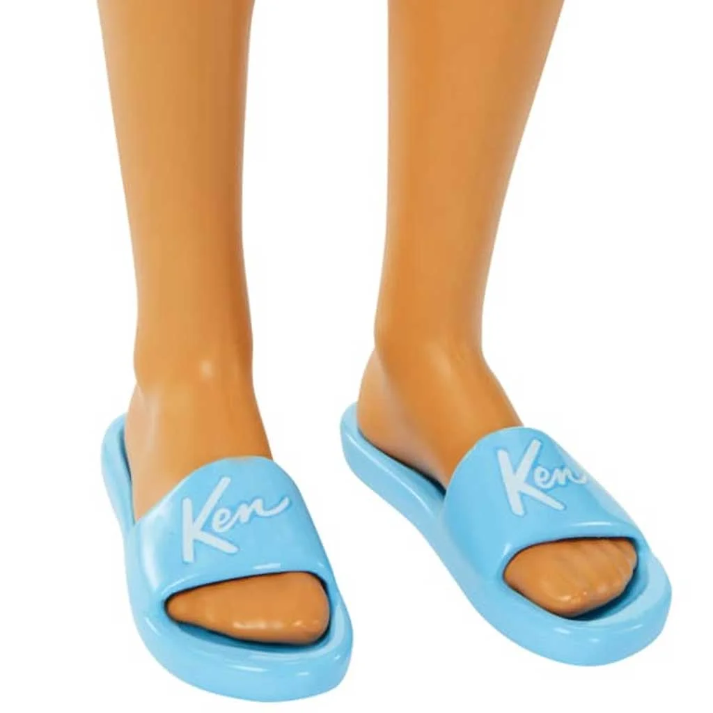 Barbie The Movie: Ken Beach baba strandfelszereléssel - Mattel kép 3