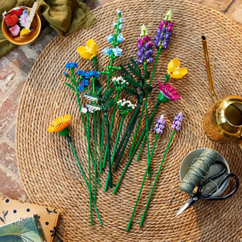 LEGO® Creator - Vadvirág-csokor (10313) kép 3