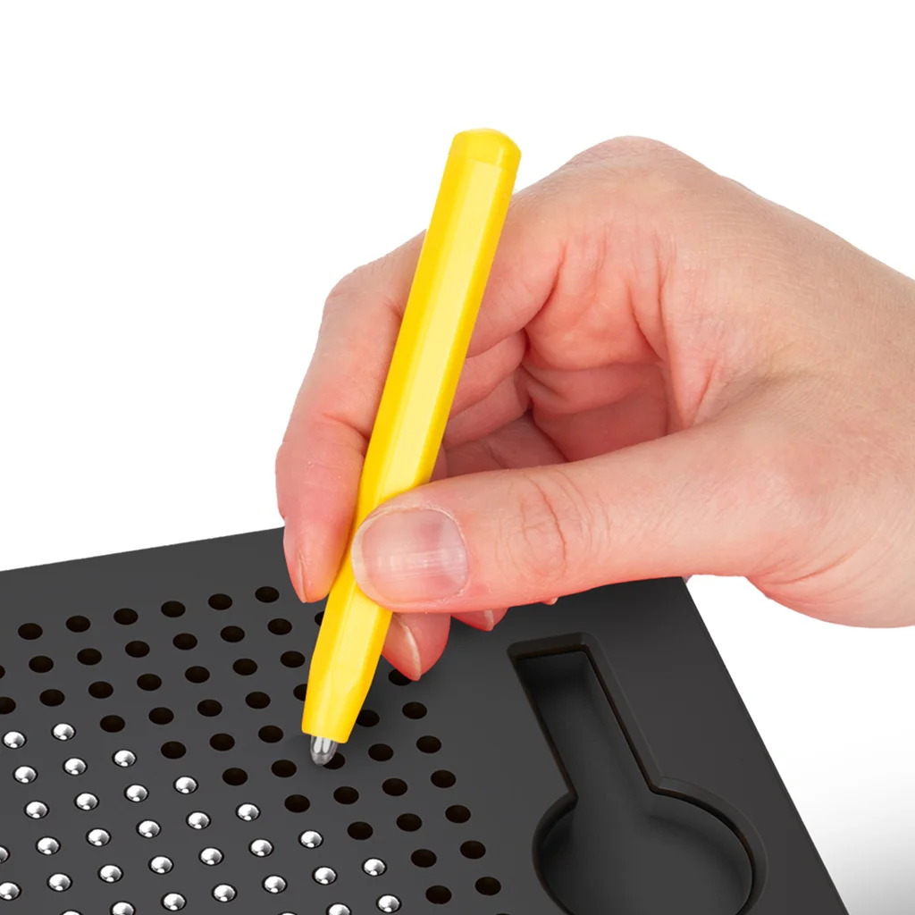 Mágneses rajztábla golyókkal és tollal kép 4