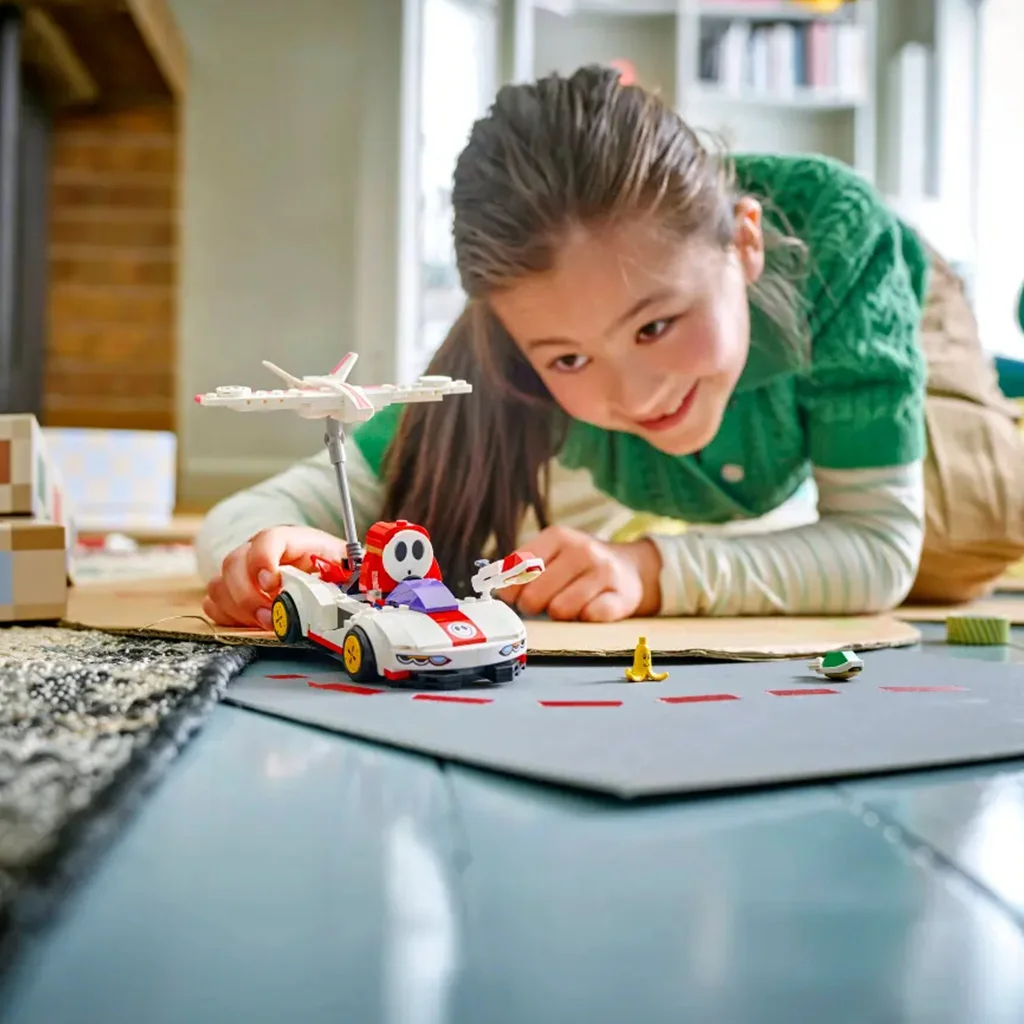 LEGO® Super Mario™: Mario Kart™ – Shy Guy és P-Wing (72045) kép 6