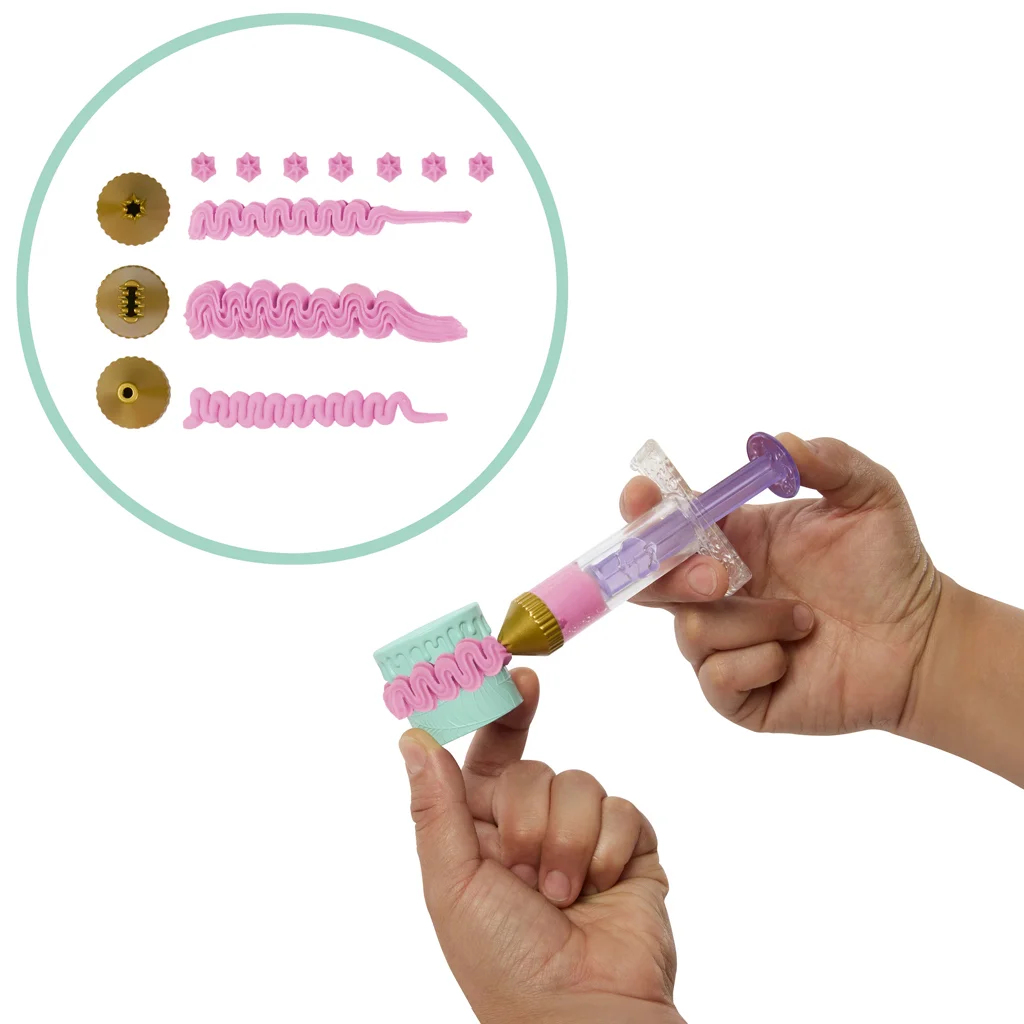 Monster High: Scary Sweet Birthday – Clawdeen Wolf baba tortadíszítő játékszett - Mattel kép 4