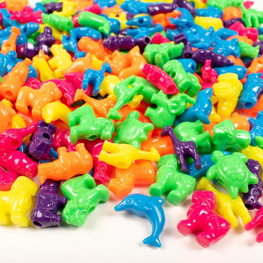 PlayBox: Színes állatok gyöngyszett különböző színű fűzhető állatokkal  250db-os csomag