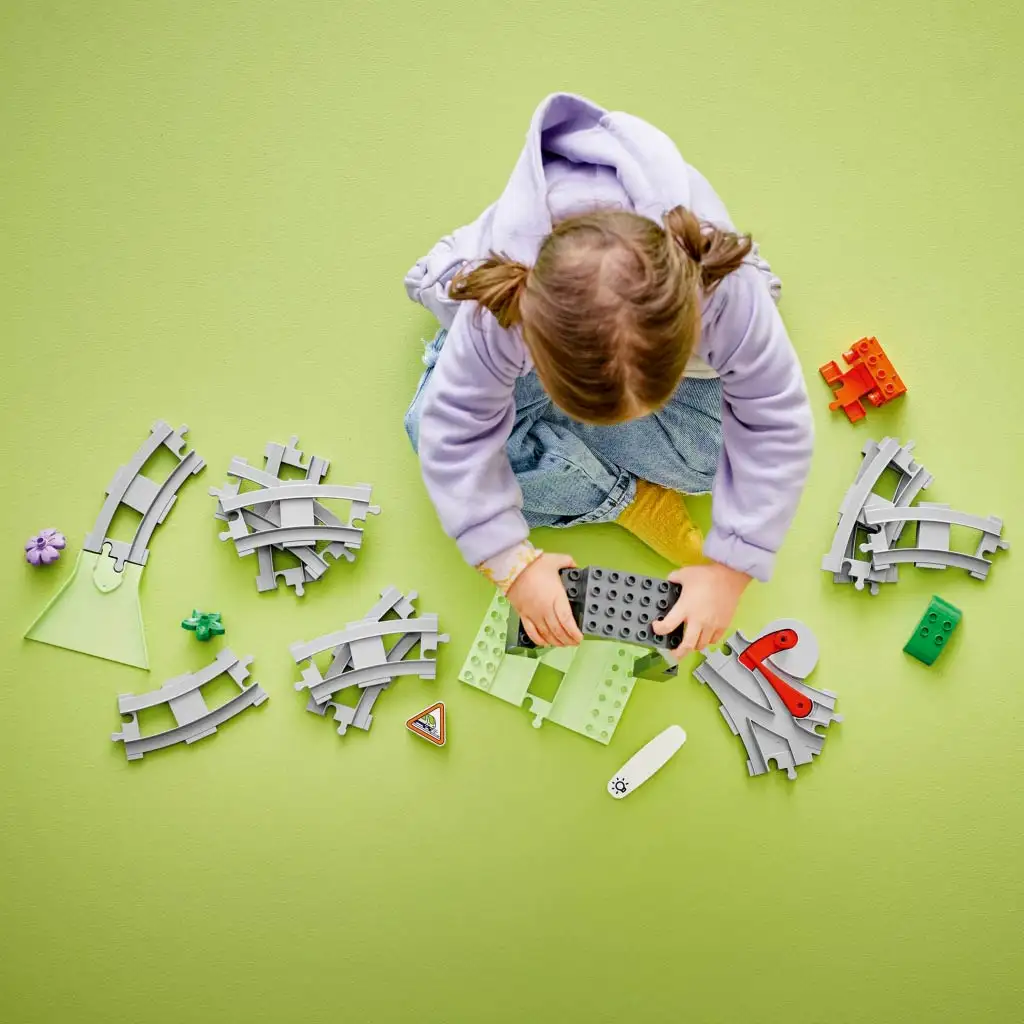 LEGO® DUPLO®: Vonatalagút és sínek kiegészítő szett (10425) kép 3