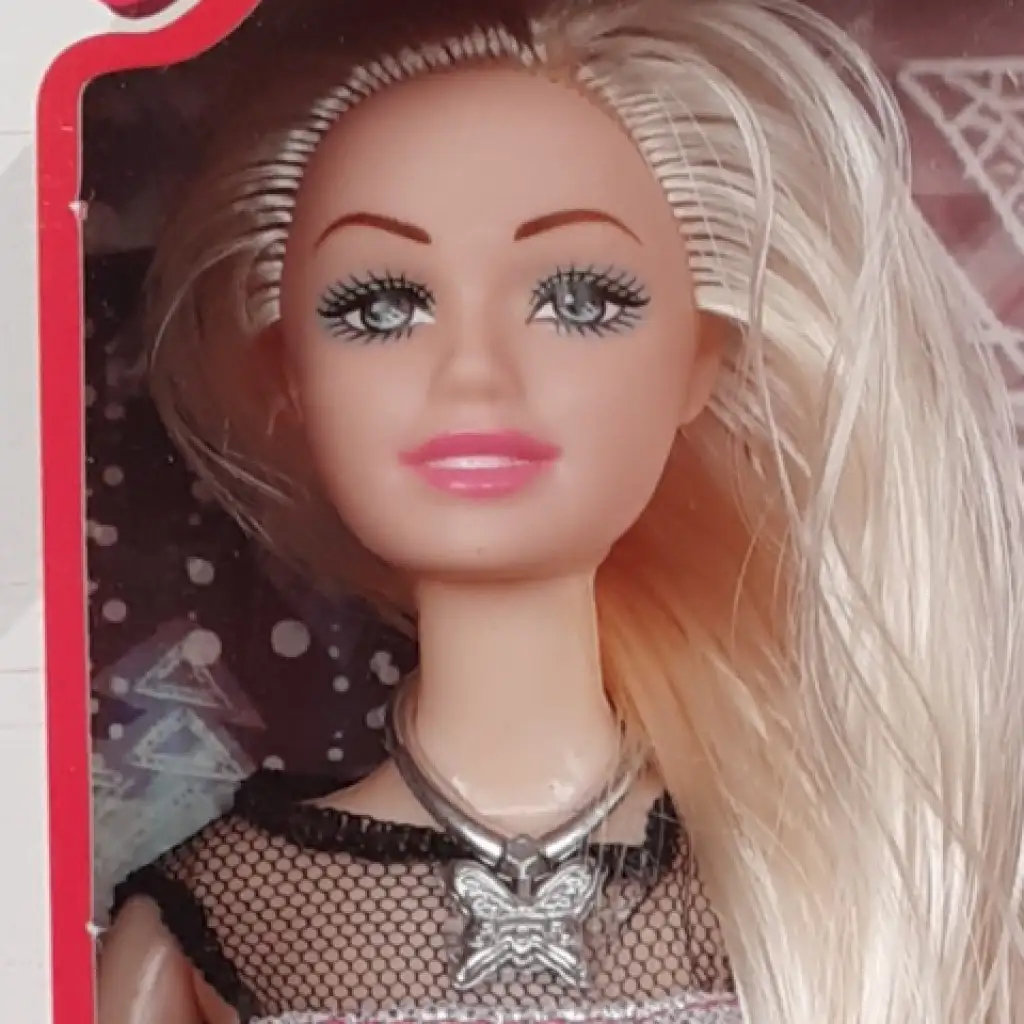 Nicky elegáns hosszú szőke hajú 28cm-es divatbaba kiegészítőkkel több változatban kép 6