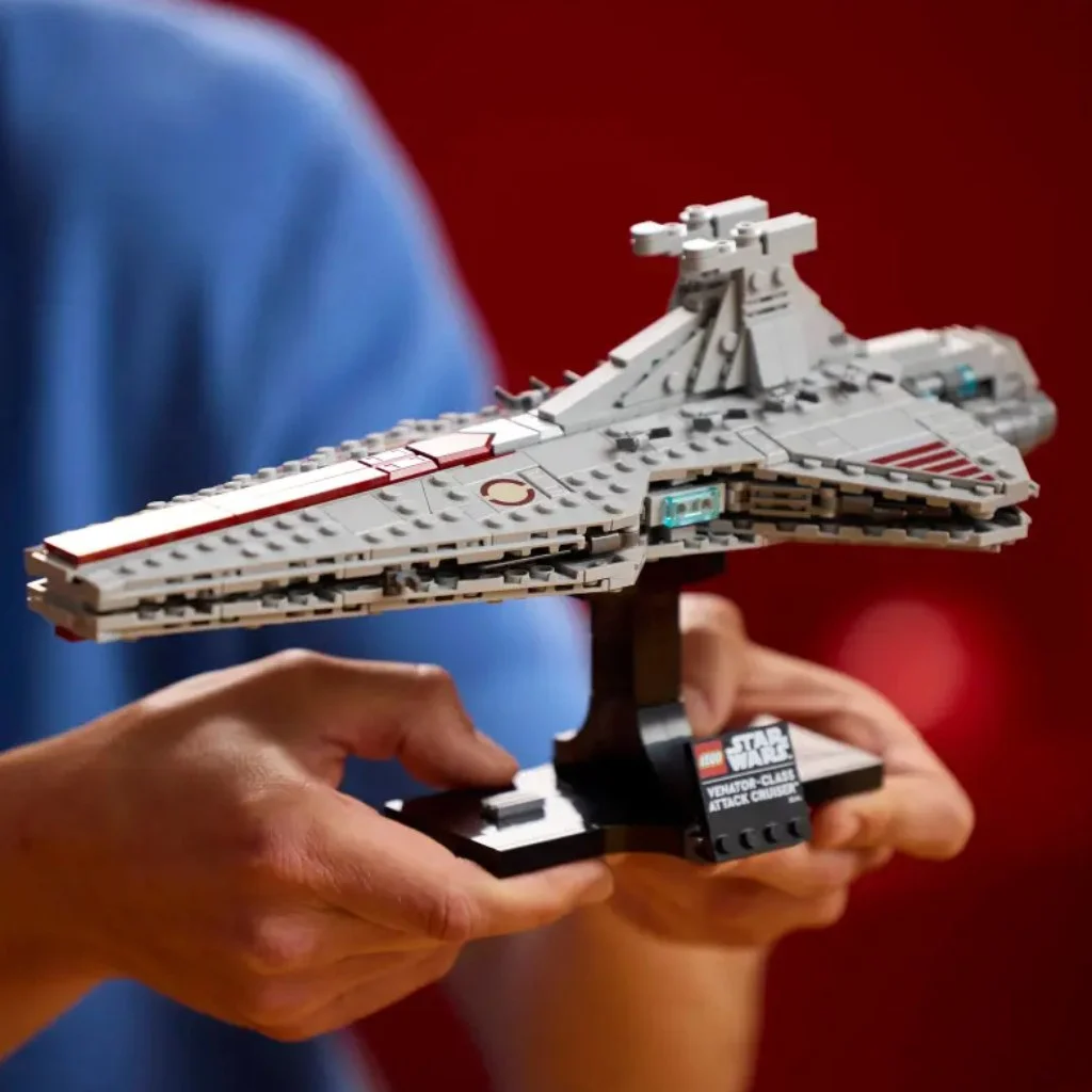LEGO® Star Wars™:  Venator-osztályú támadó cirkáló (75441) kép 2