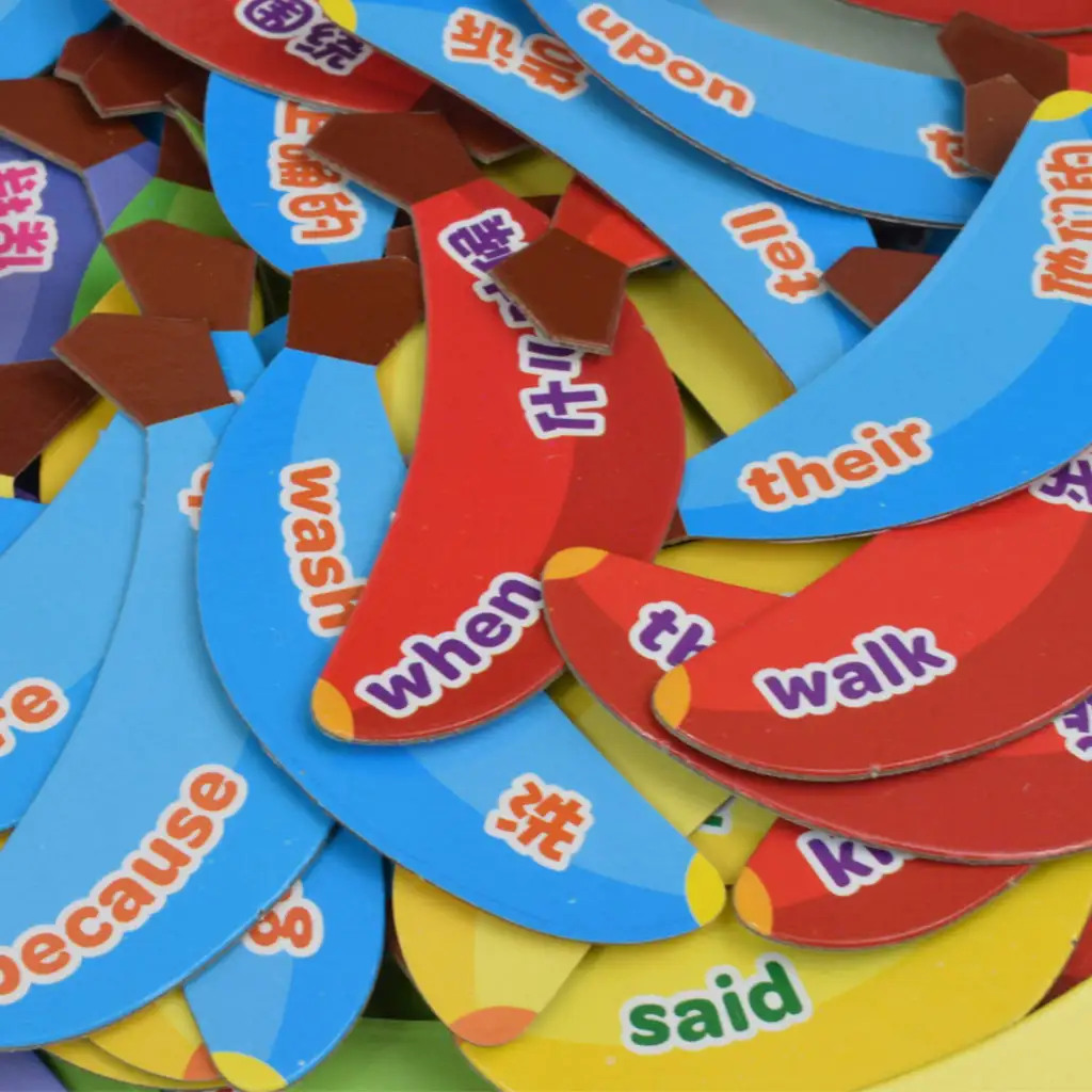 Banana Pairing: Angol szókincs fejlesztő játék tépőzáras banánokkal kép 3