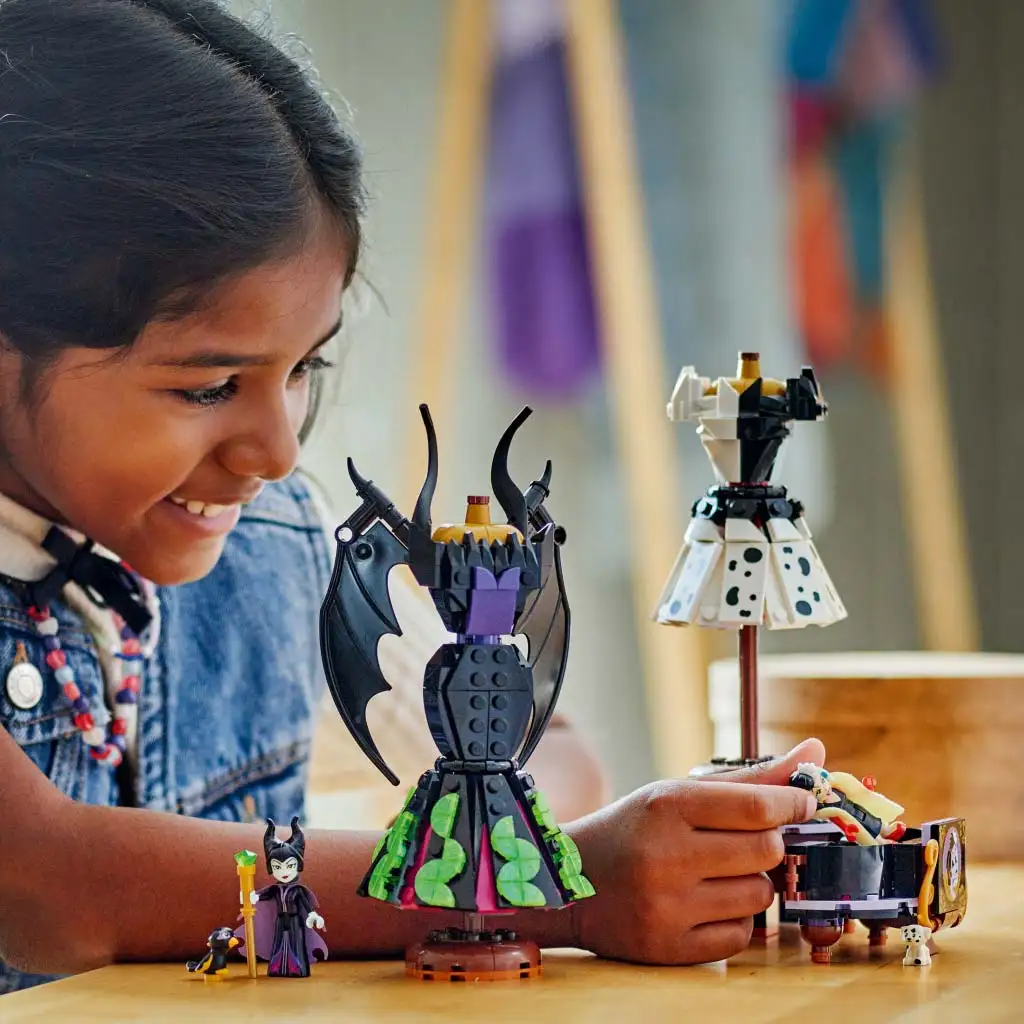 LEGO® Disney: Demóna és Szörnyella de Frász ruhái (43262) kép 4