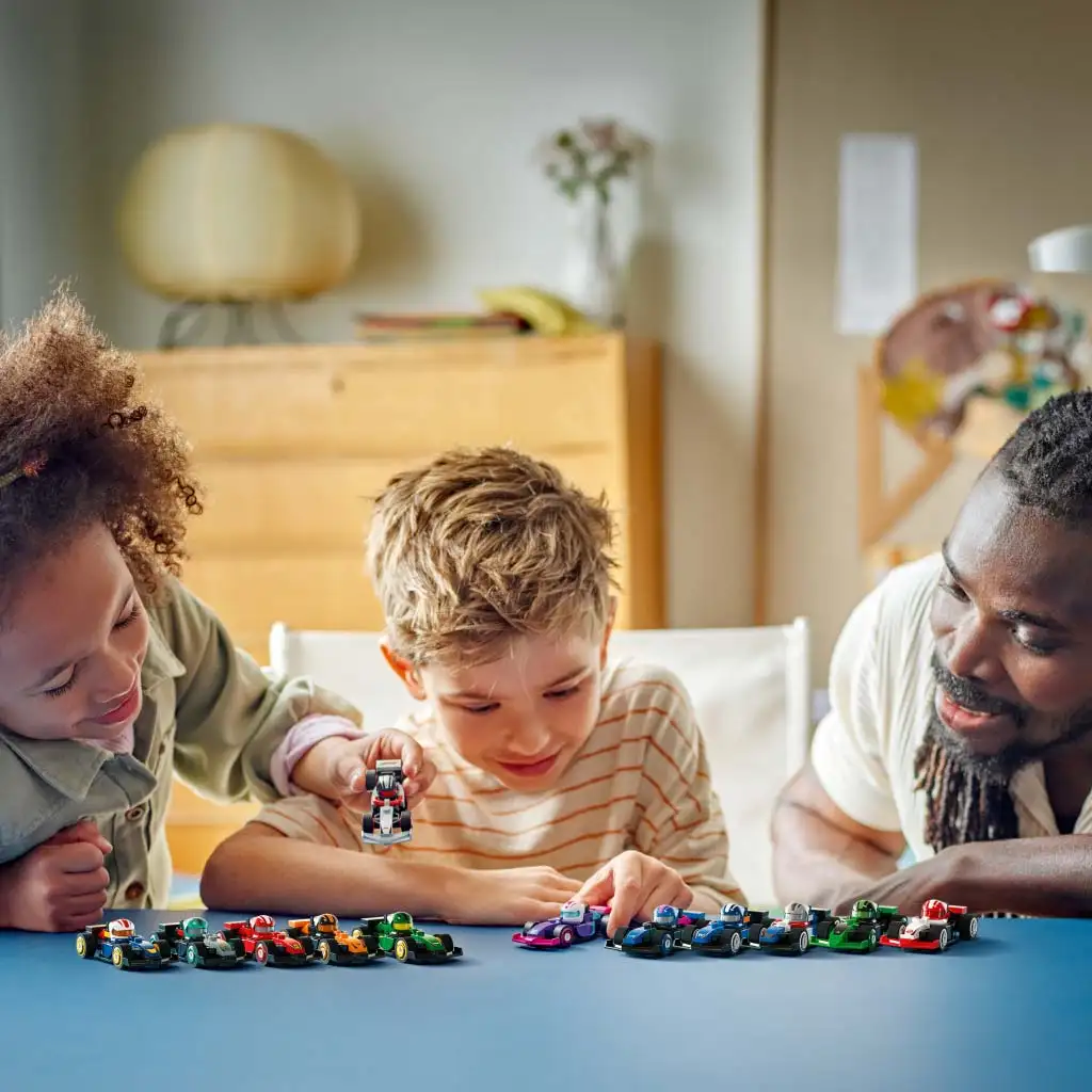 LEGO® Minifigurák Gyűjthető F1-s versenyautók (71049) kép 4