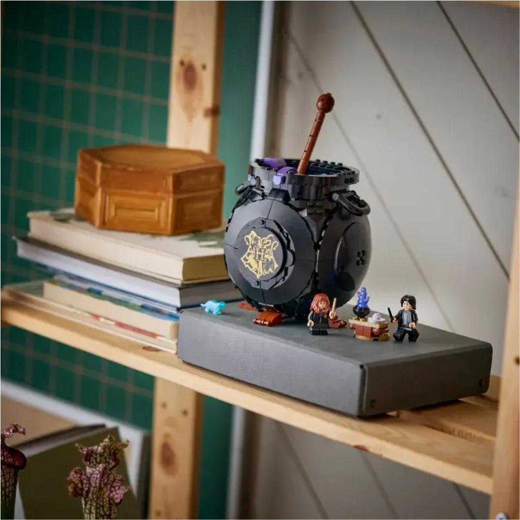 LEGO® Harry Potter: Üst: Titkos bájitaltanóra-terem (76464) kép 5