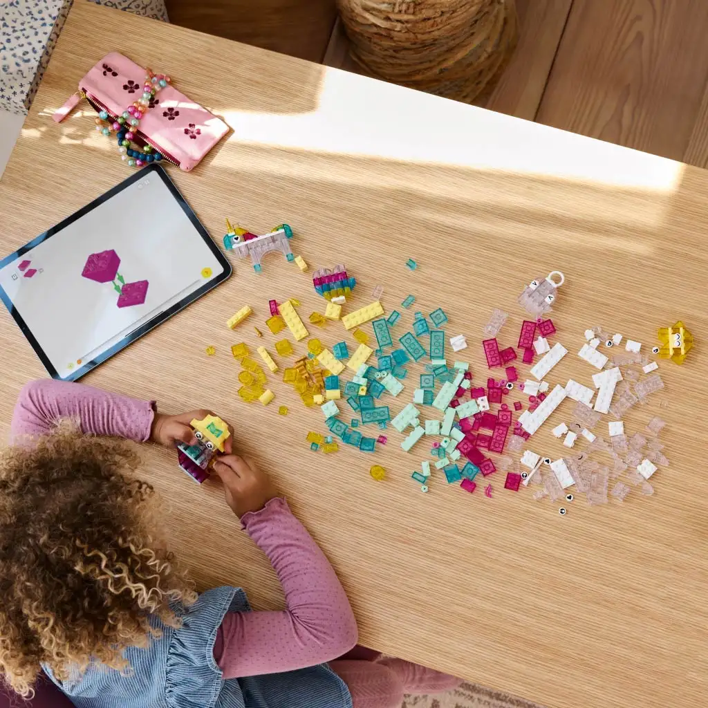 LEGO® Classic: Átlátszó bűvös kockák (11040) kép 3