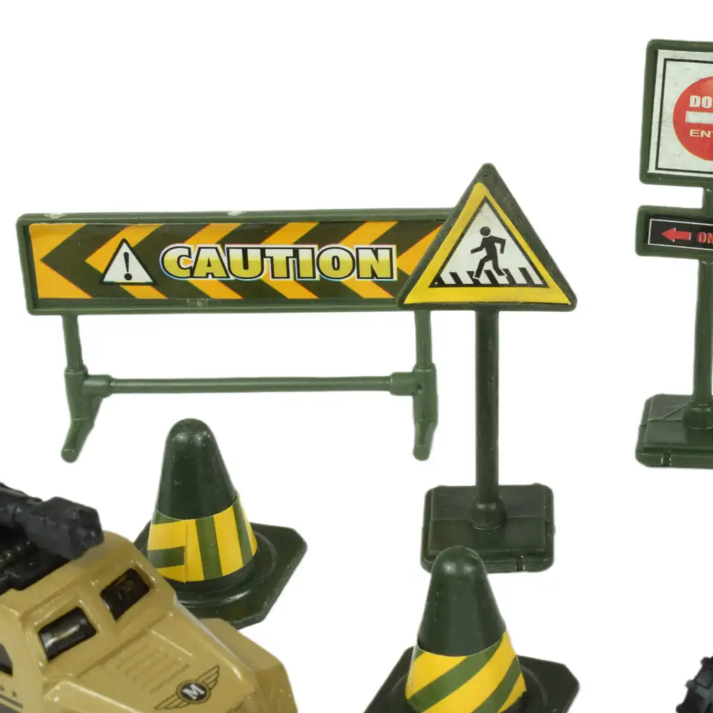 Super Army: Katonai játékszett járművekkel és kiegészítőkkel többféle változatban 1db kép 12