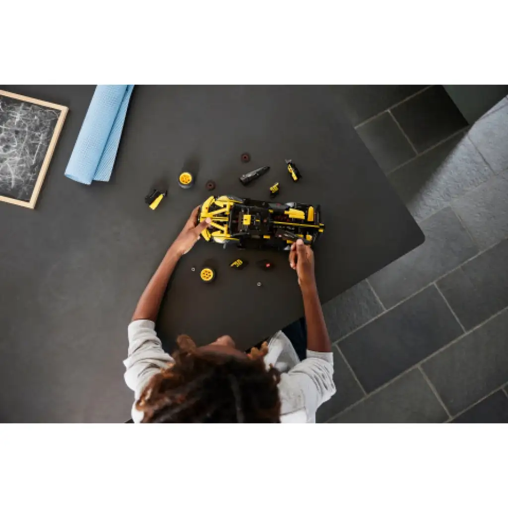 LEGO® Technic: Bugatti Bolide (42151) kép 5