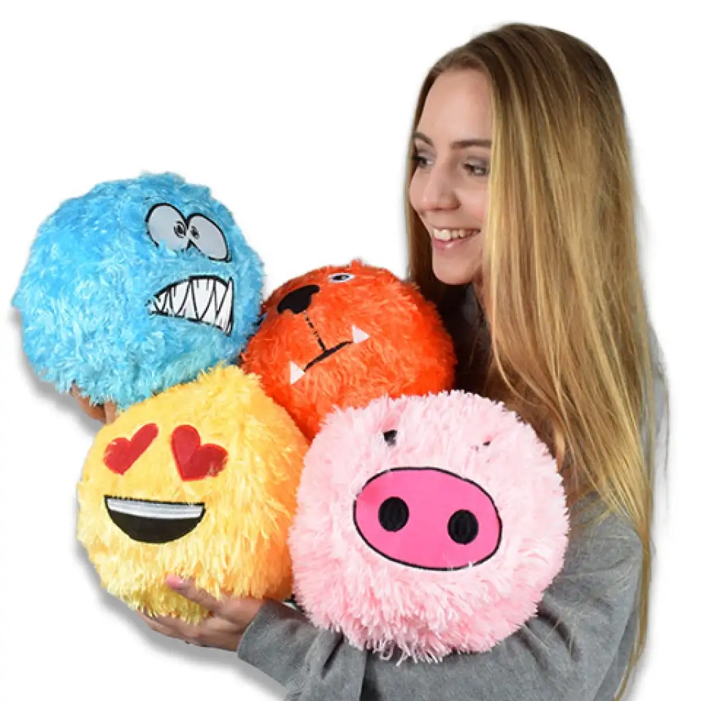 Fuzzy mókás szőrös plüss labda többféle változatban 23cm kép 2