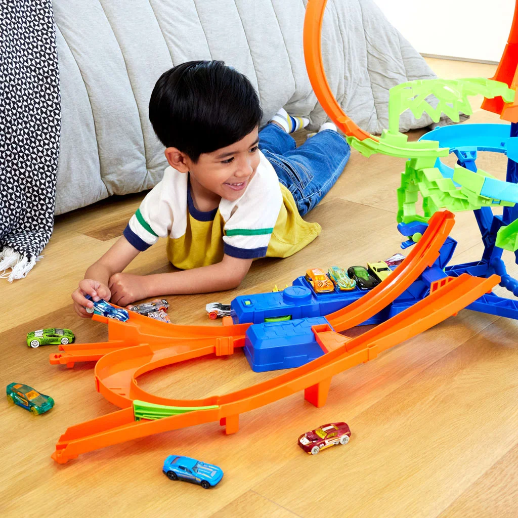 Hot Wheels Stunt Tracks: Ütközés a levegőben pályaszett kisautóval – Mattel kép 4