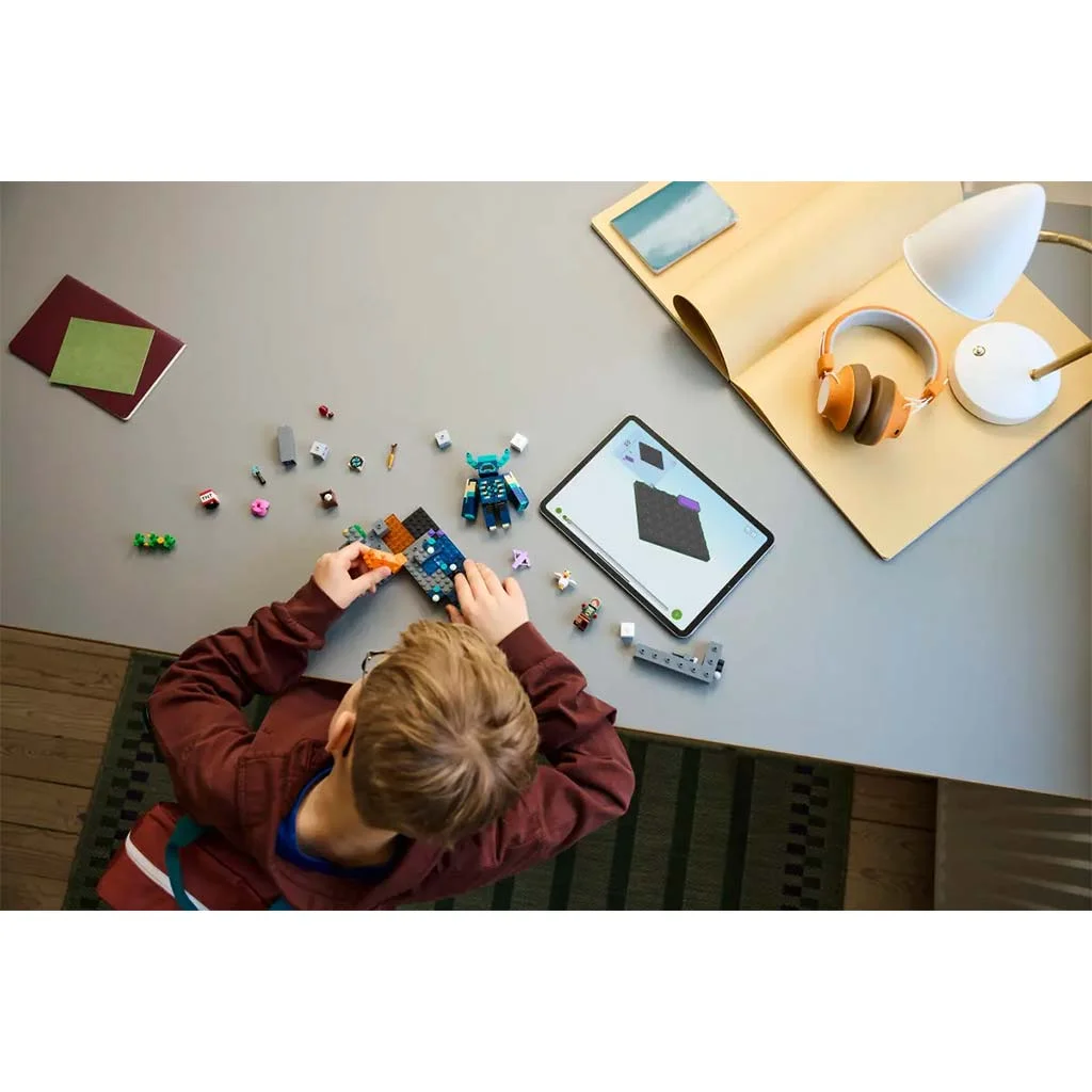 LEGO® Minecraft: Találkozás az Őrzővel (21274) kép 8