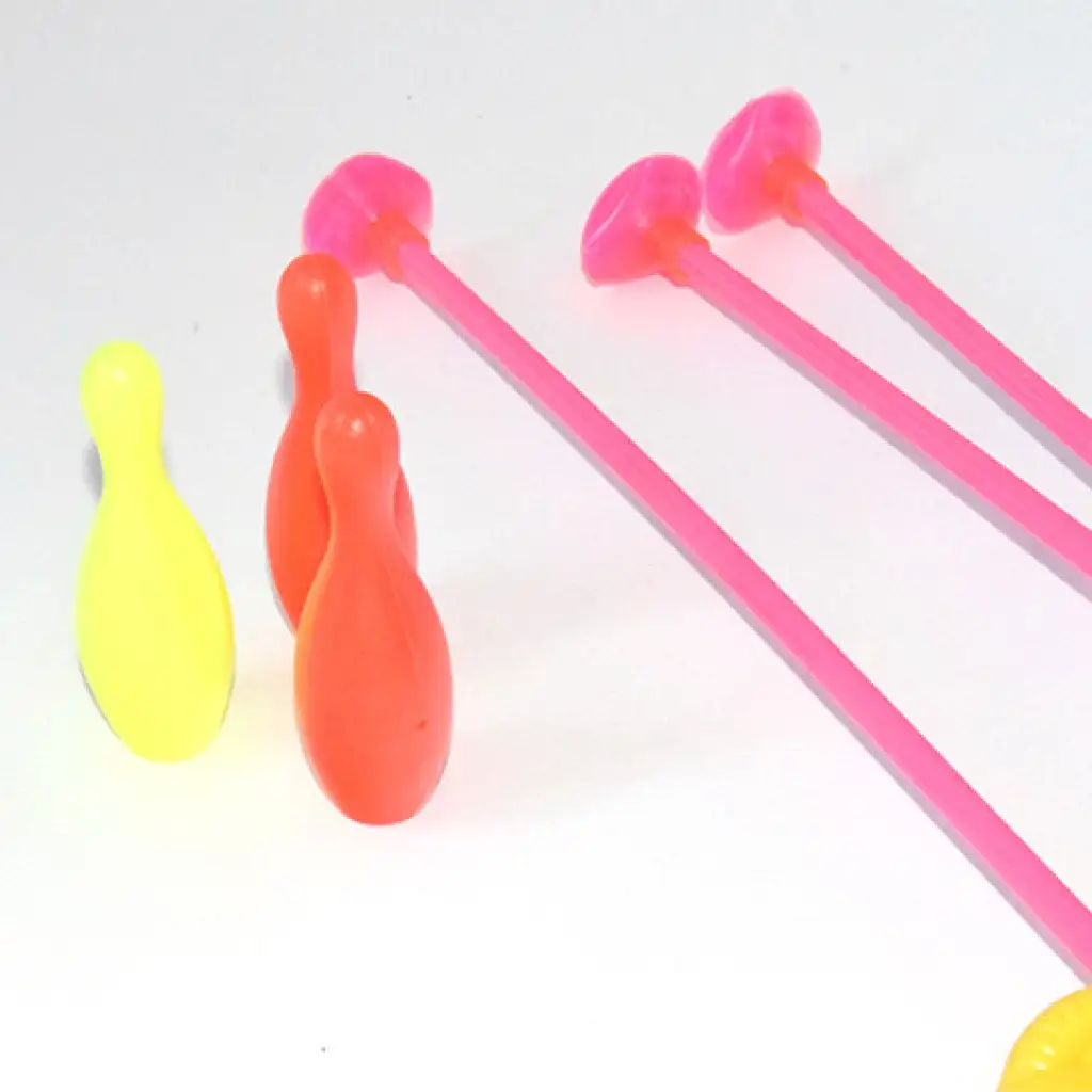 Íj szett tapadókorongos nyílvesszőkkel és bowling bábukkal 46cm kép 3