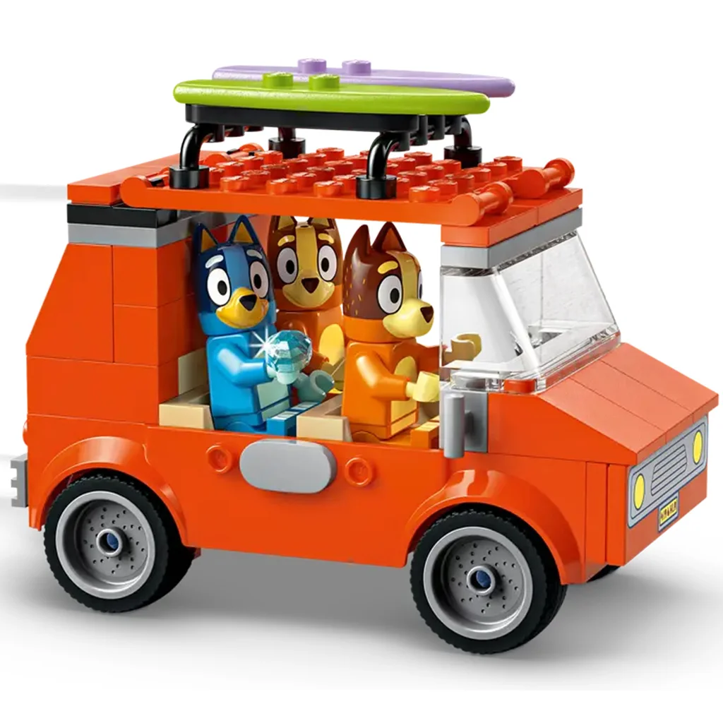 LEGO® Bluey™: Bluey és családja a tengerpartra utazik (11202L) kép 6