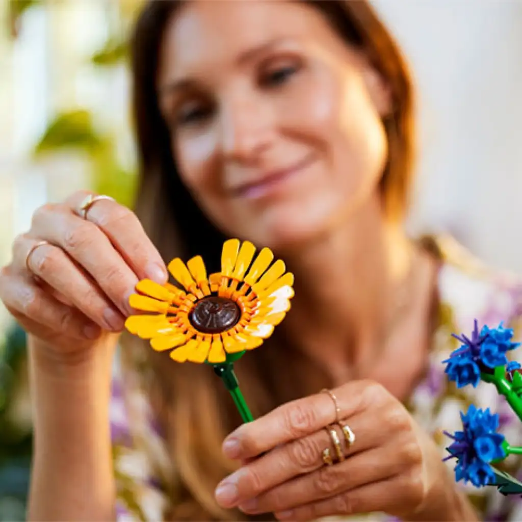 LEGO® Creator - Vadvirág-csokor (10313) kép 4