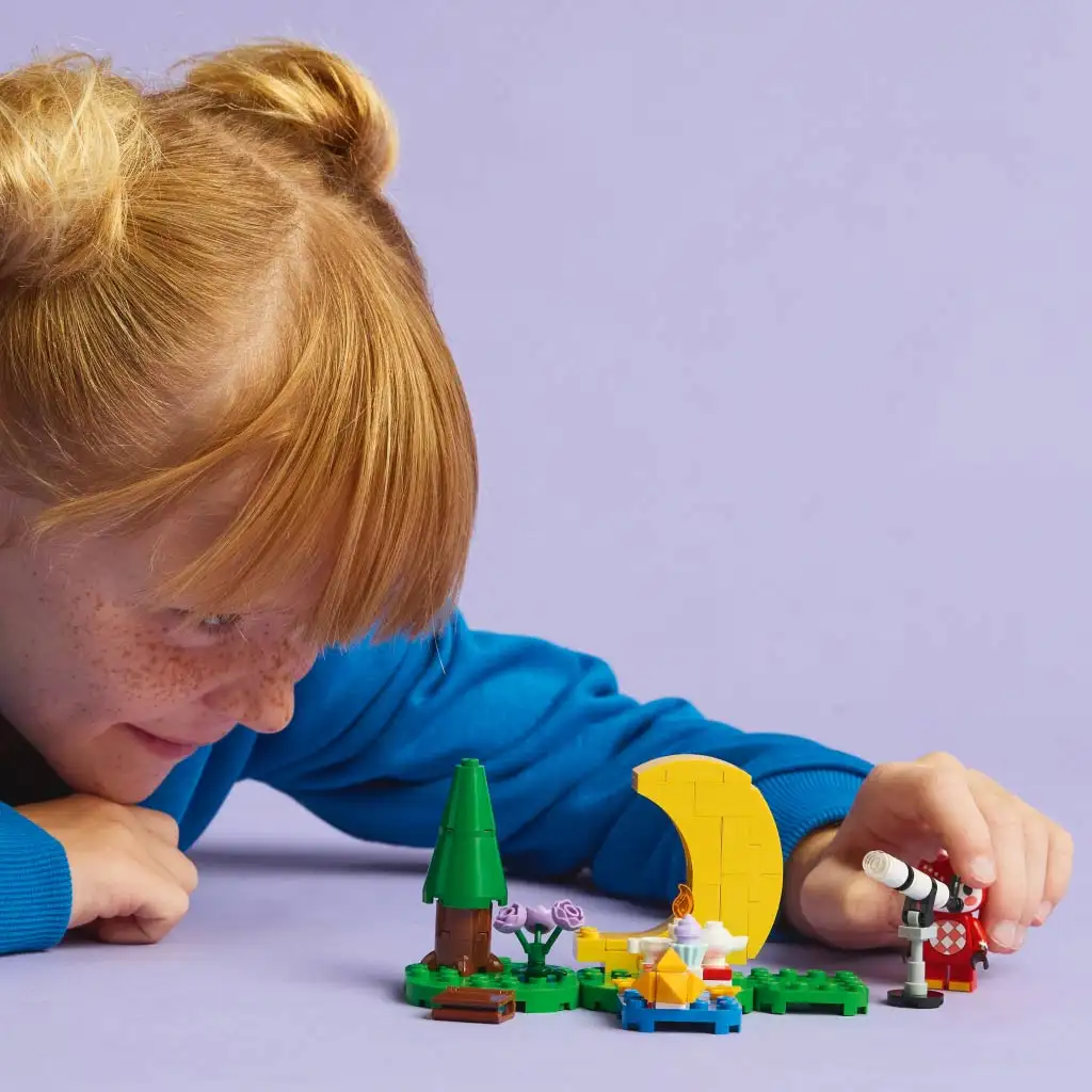 LEGO® Animal Crossing™: Csillagnézés Celeste-tel (77053) kép 3