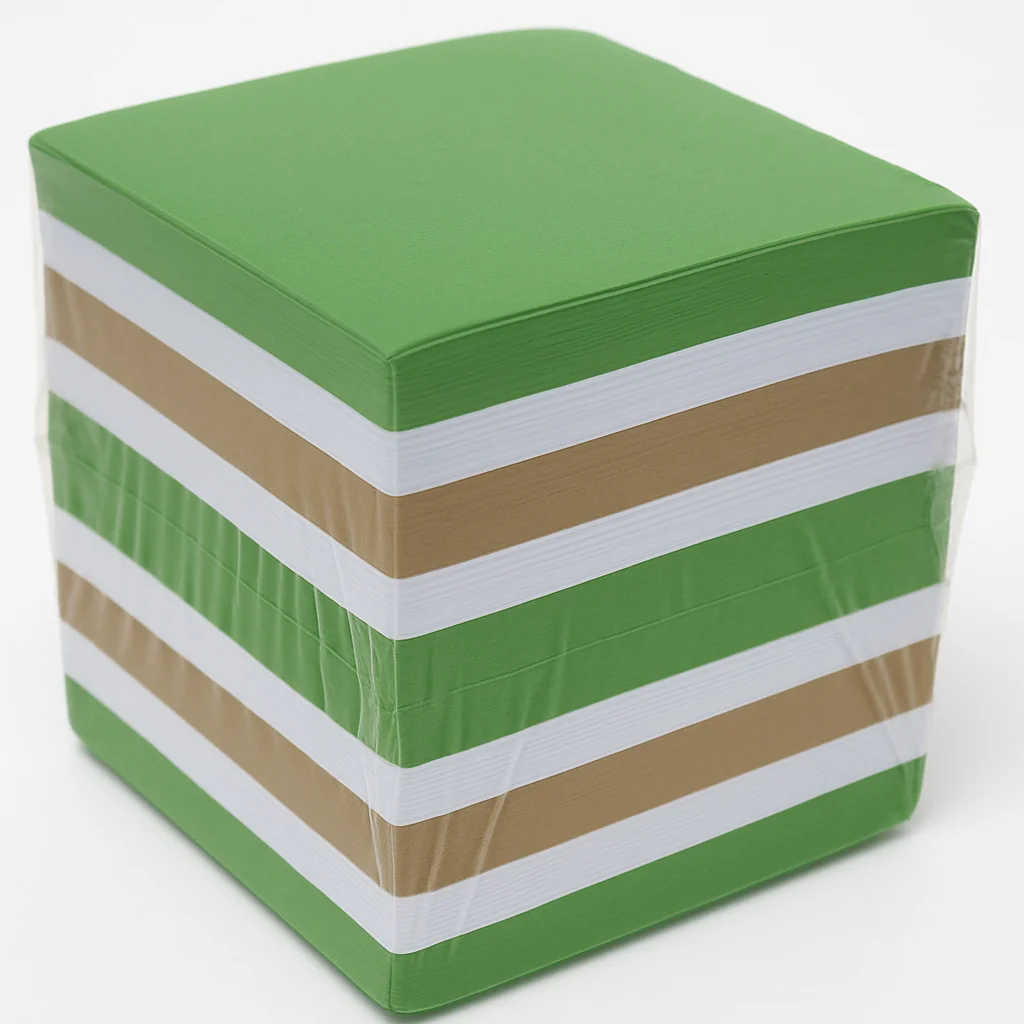 Jegyzettömb színes ragasztott 900 lapos 8,5x8,5x8,5cm