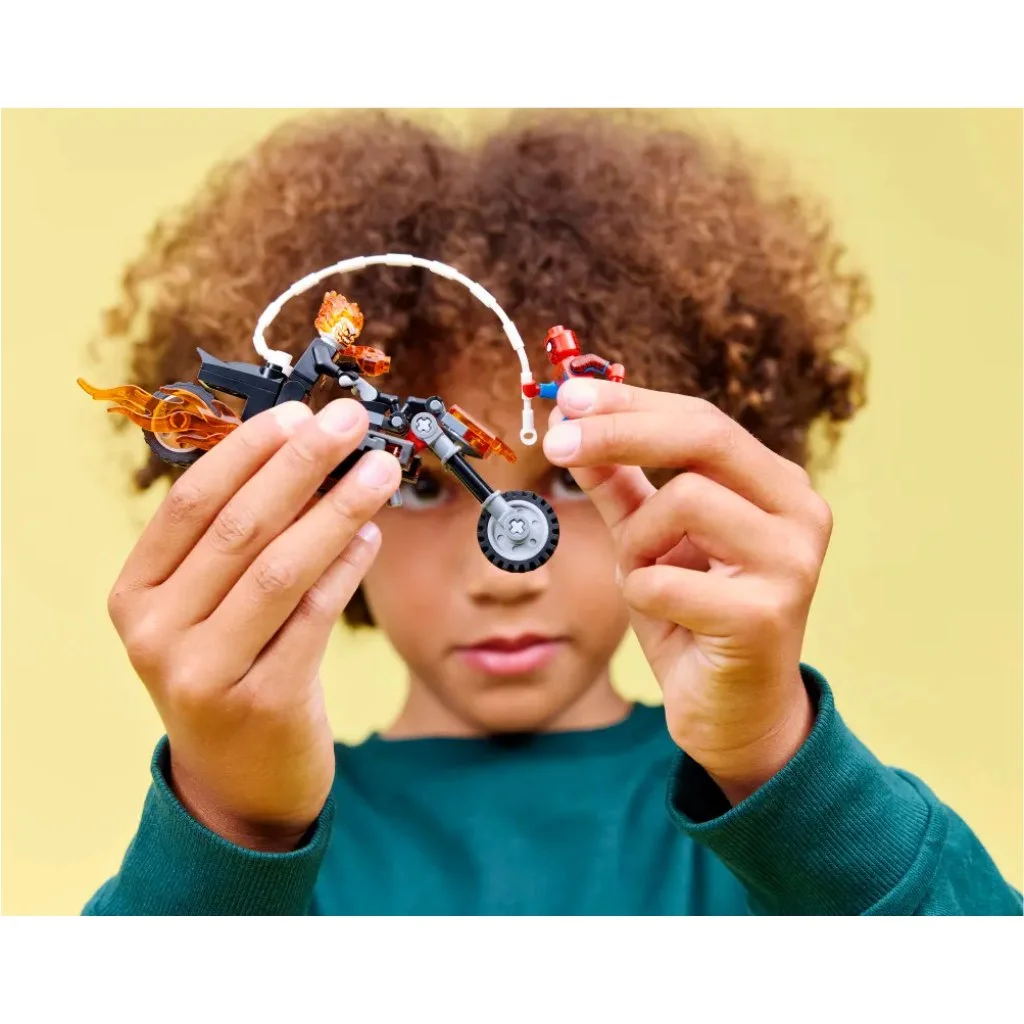 LEGO® Marvel: Pókember a motoros Szellemlovas ellen (76335) kép 4