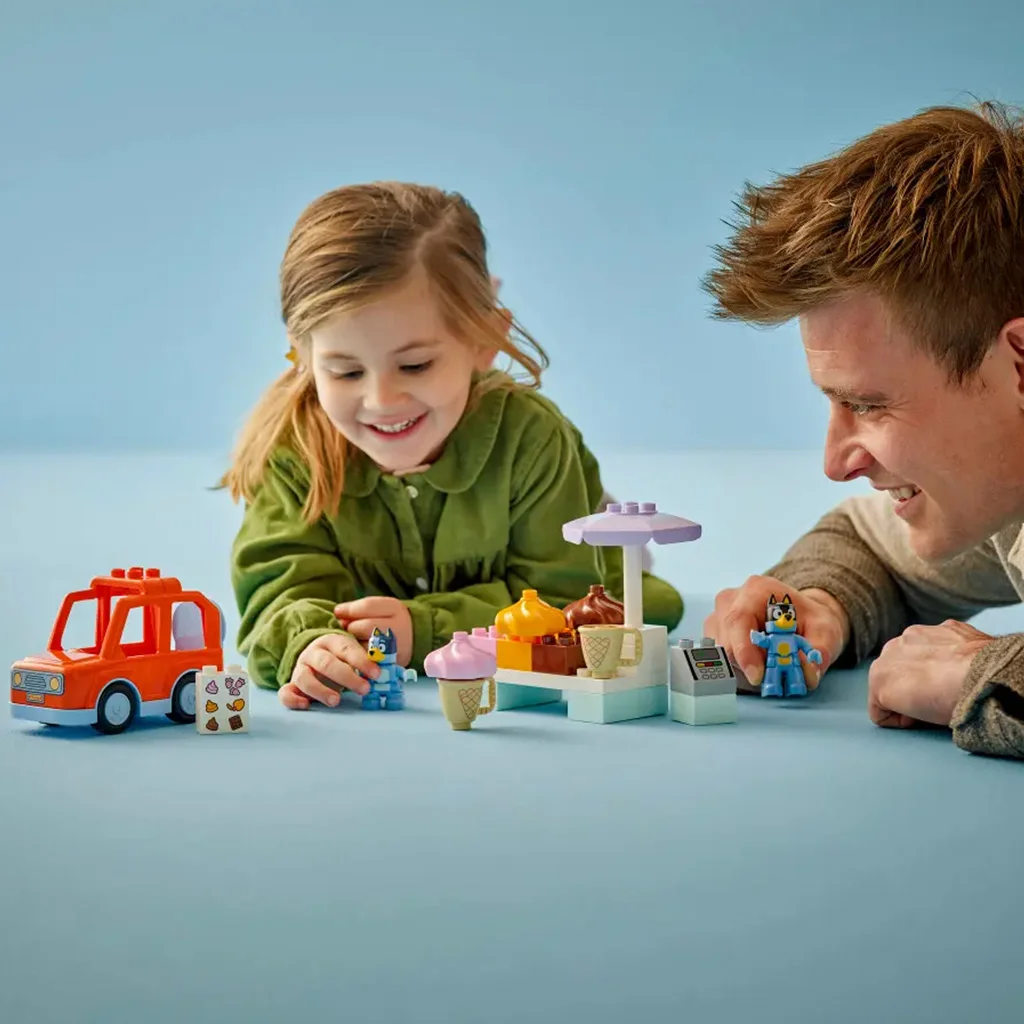 LEGO® DUPLO®: Fagyizás Bluey™-val (10458) kép 4