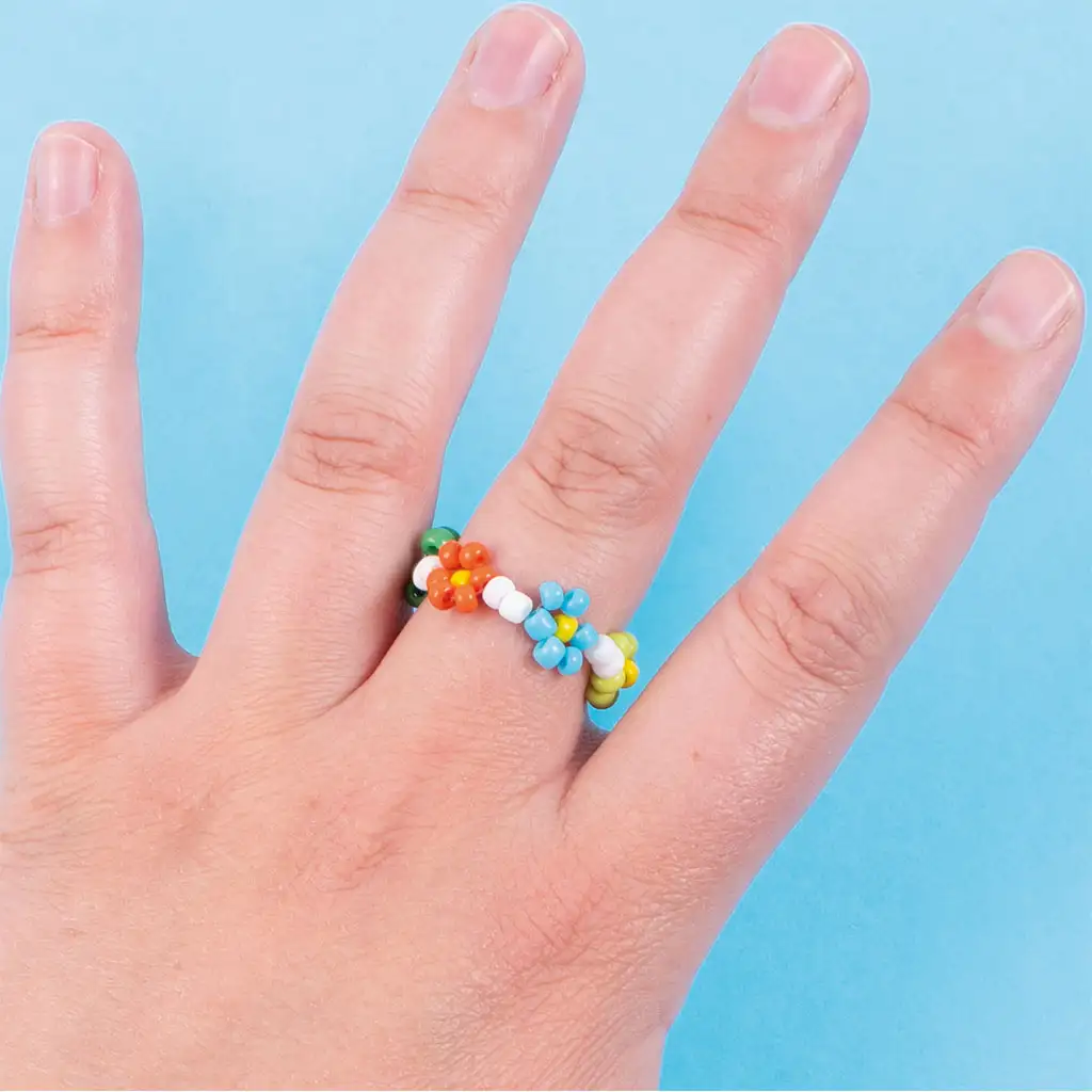 PlayBox: Fűzhető színes műanyag gyöngyök 2-3 mm 500g-os csomag kép 2