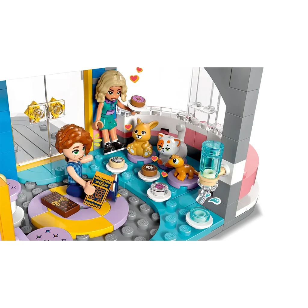 LEGO® Friends: Heartlake City klubház (42689) kép 4