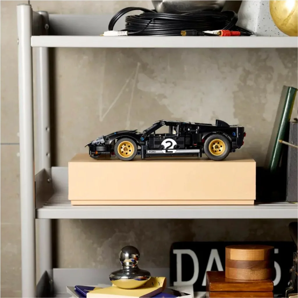 LEGO® Technic: 1966 Ford GT40 MKII versenyautó (42223) kép 5