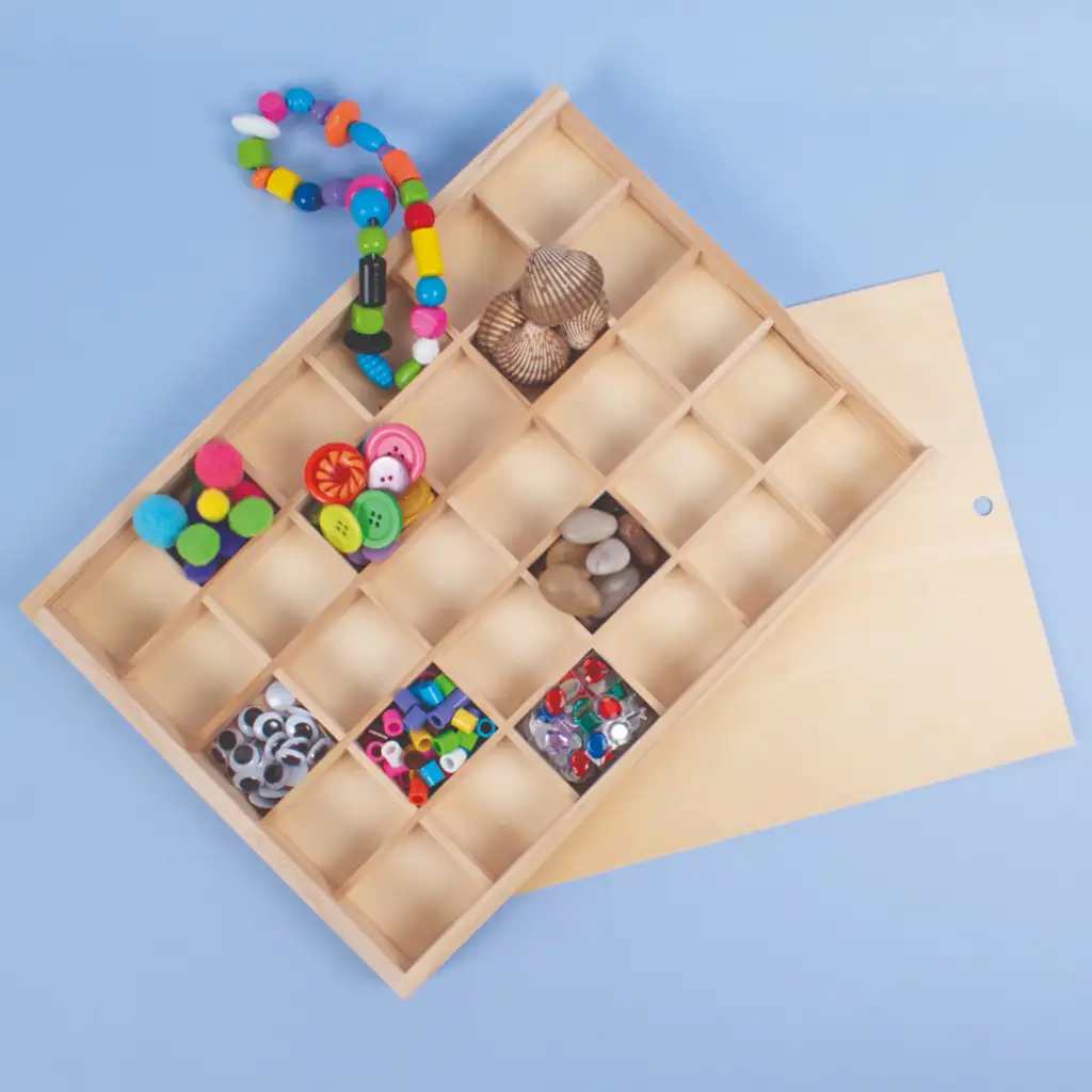PlayBox: Fa csúszófedeles tárolódoboz 30 rekeszes kép 2