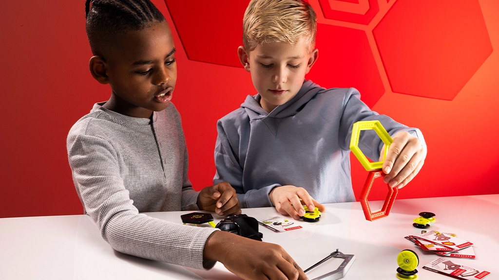 Fat Brain Toys: Mágneslövő kaszkadőrpark