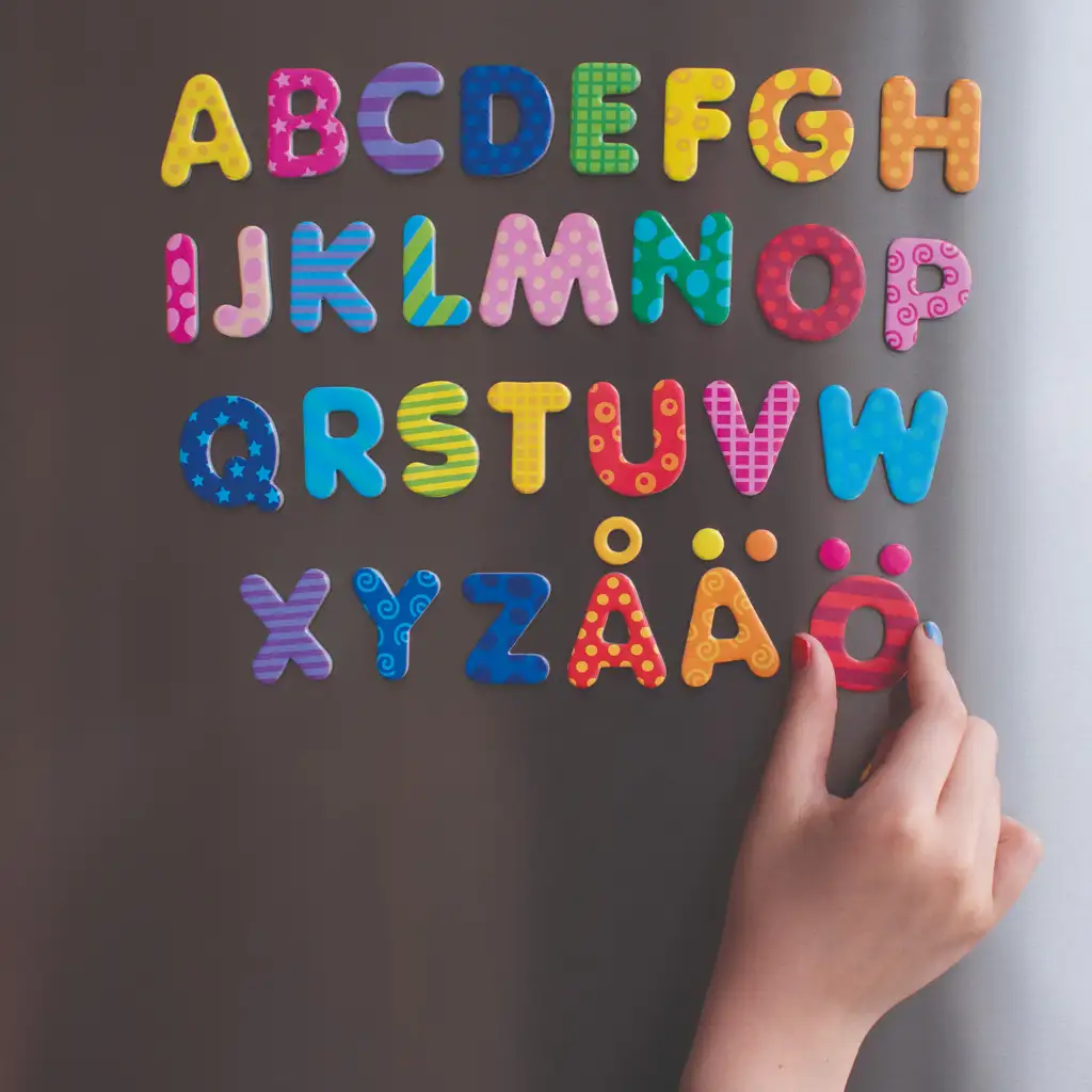 PlayBox: Mágneses 60 db-os színes betűk szett kép 2