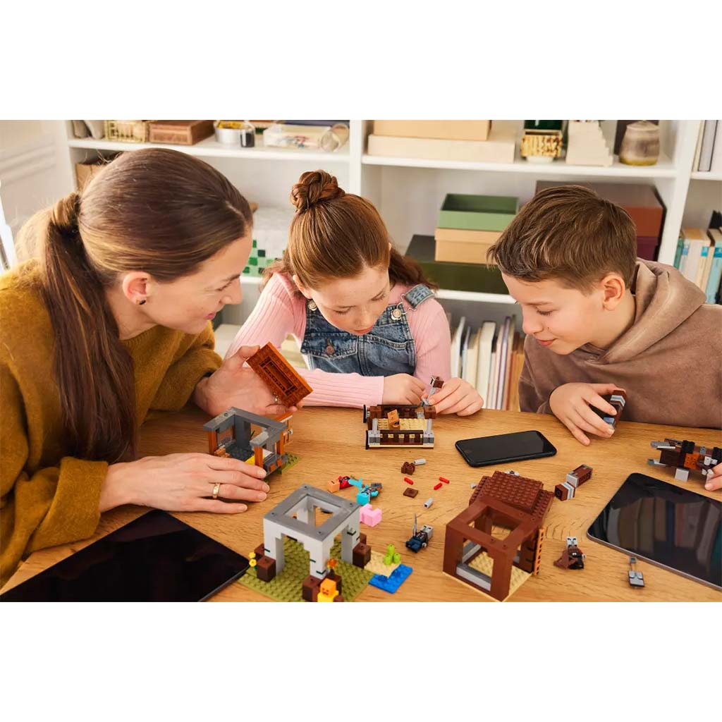 LEGO® Minecraft: A Fosztogató őrtorony és a Romboló (21278) kép 7