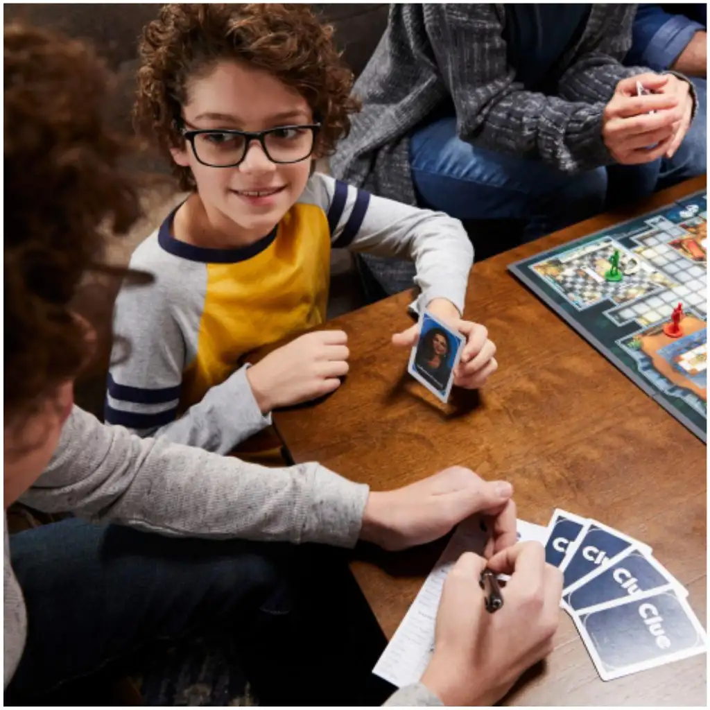 Cluedo - Klasszikus bűnügyi detektív társasjáték - Hasbro kép 3