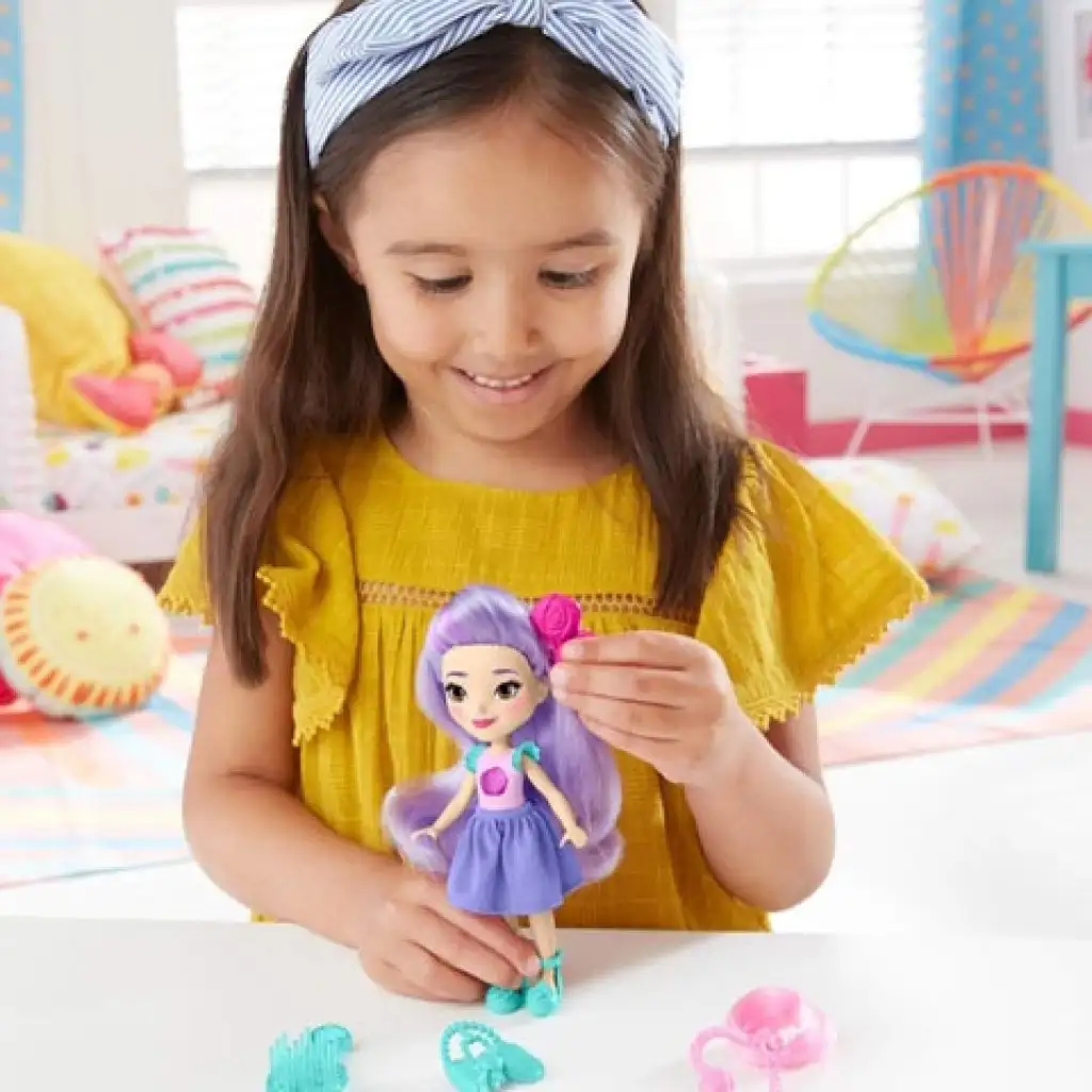 Napsugár: Blair baba kiegészítőkkel 15cm - Mattel kép 3