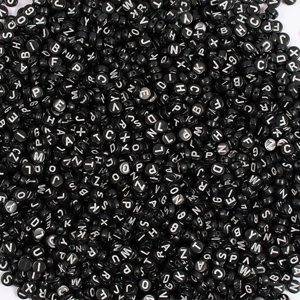 PlayBox: Betűs műanyag fűzhető fekete gyöngy szett 500db-os