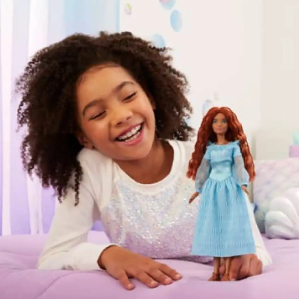 Disney A kis hableány: Ariel baba kék ruhában 30cm - Mattel kép 5