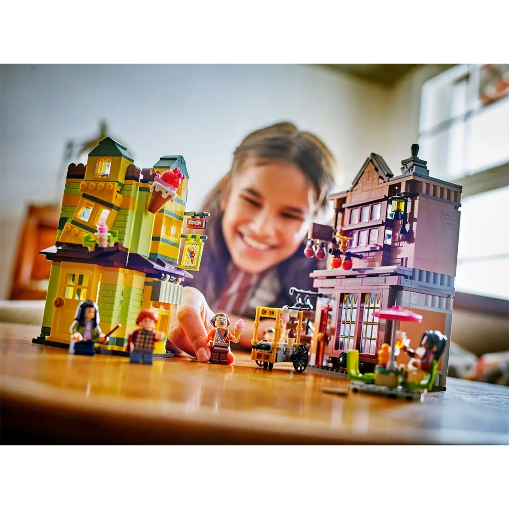 LEGO® Harry Potter: Kviddics™ a javából sportszaküzlet és a Fagylaltszalon (76452) kép 6