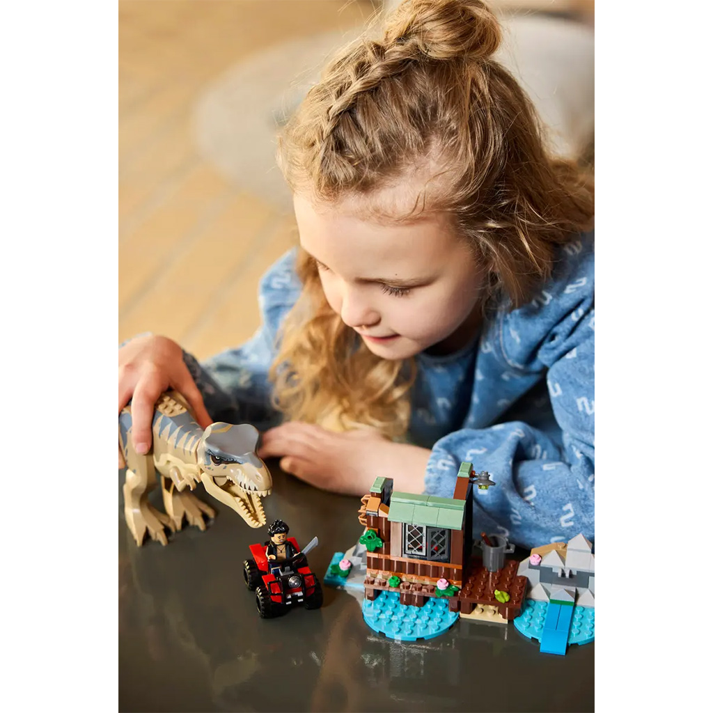 LEGO® Jurassic World: Menekülés a folyónál a T-Rex elől (76975) kép 4
