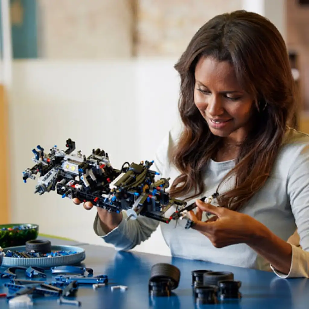 LEGO® Technic: 2022 Ford GT (42154) kép 7