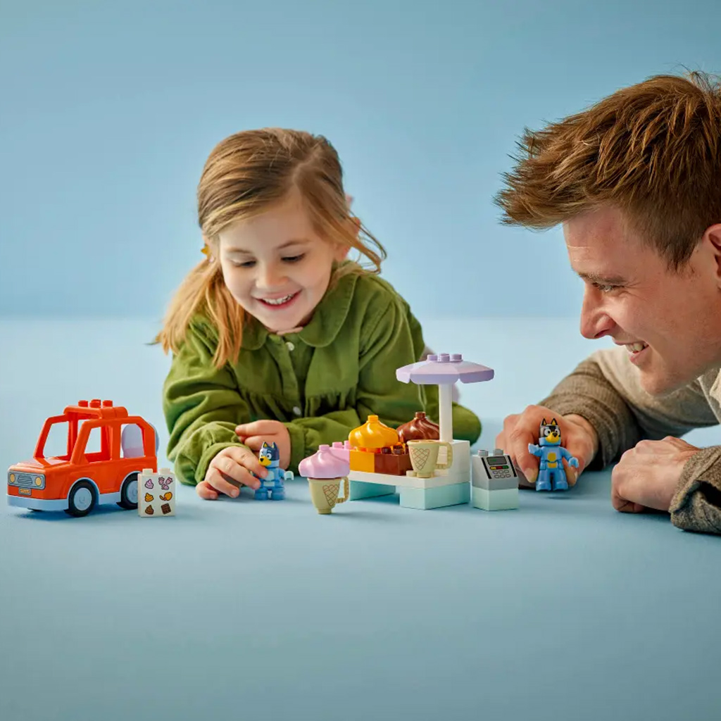 LEGO® DUPLO®: Fagyizás Bluey™-val (10458) kép 4