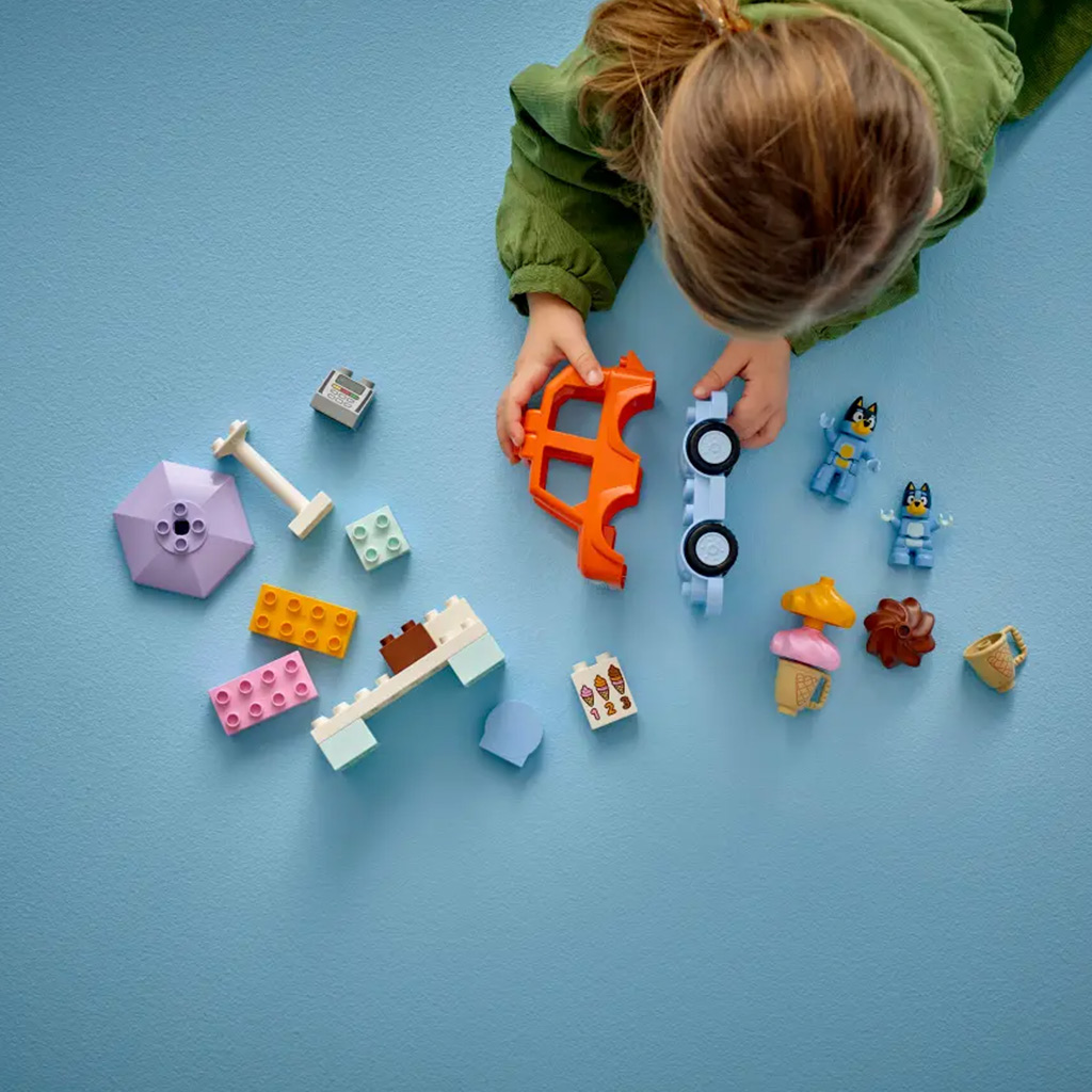 LEGO® DUPLO®: Fagyizás Bluey™-val (10458) kép 7