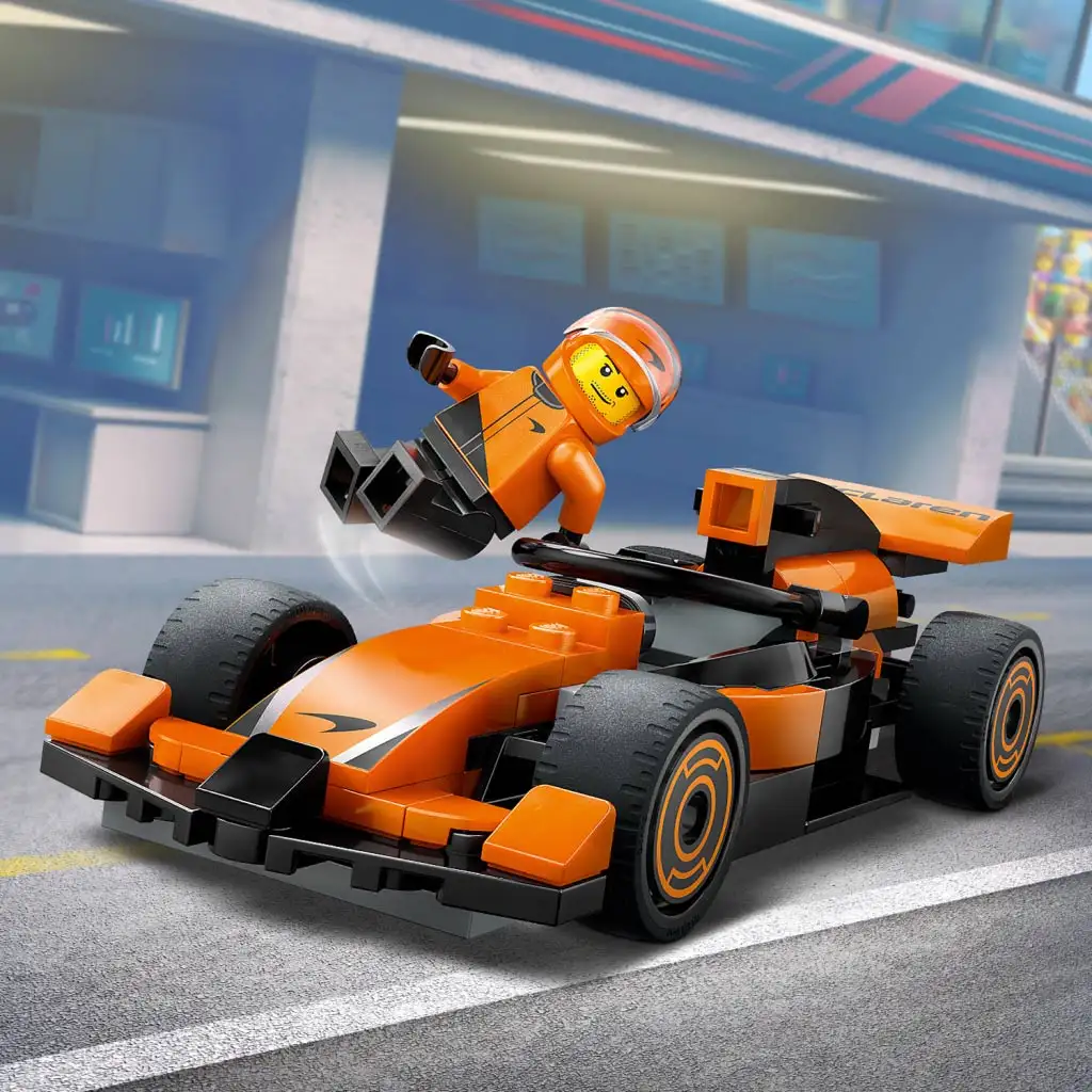 LEGO® City: F1®-es pilóta McLaren versenyautóval (60442) kép 3