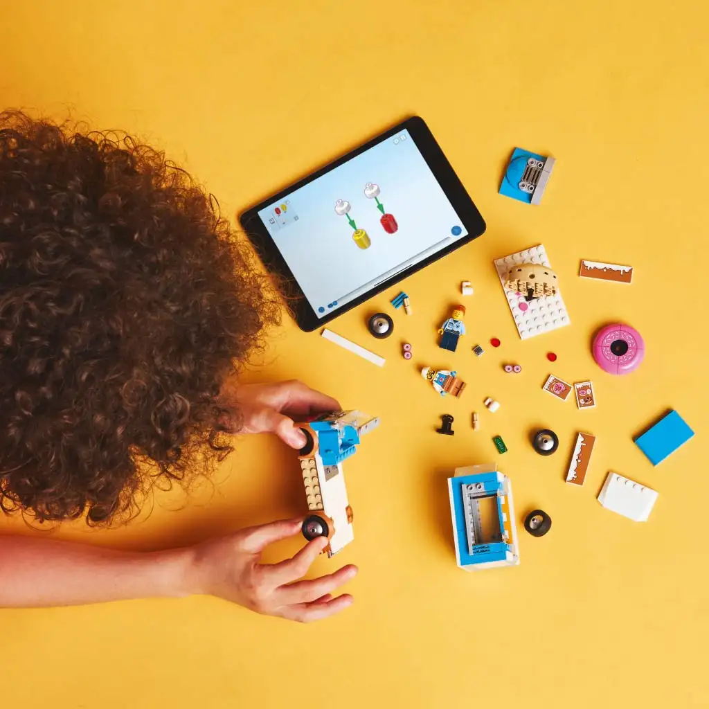 LEGO® City: Fánkárus büfékocsi (60452) kép 4