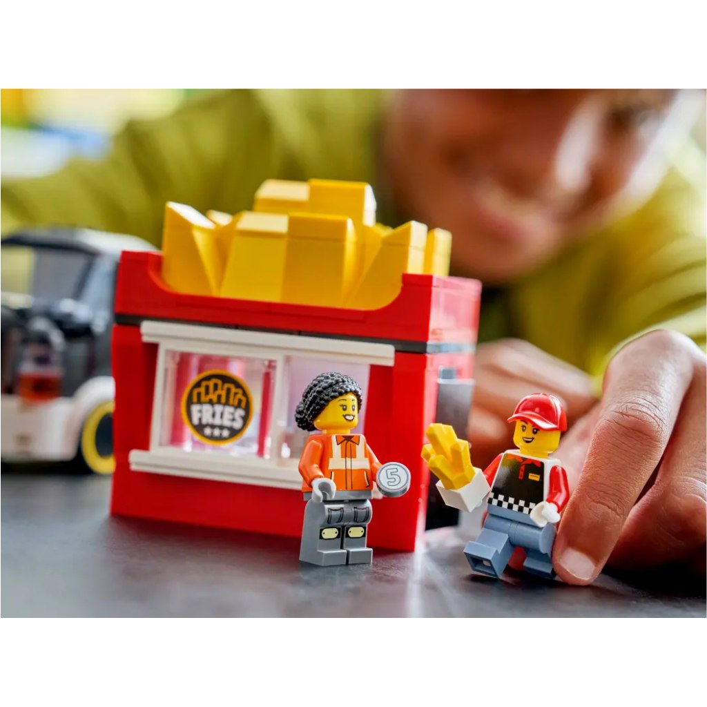 LEGO® City: Sültkrumpli-árus büfékocsi (60488) kép 5